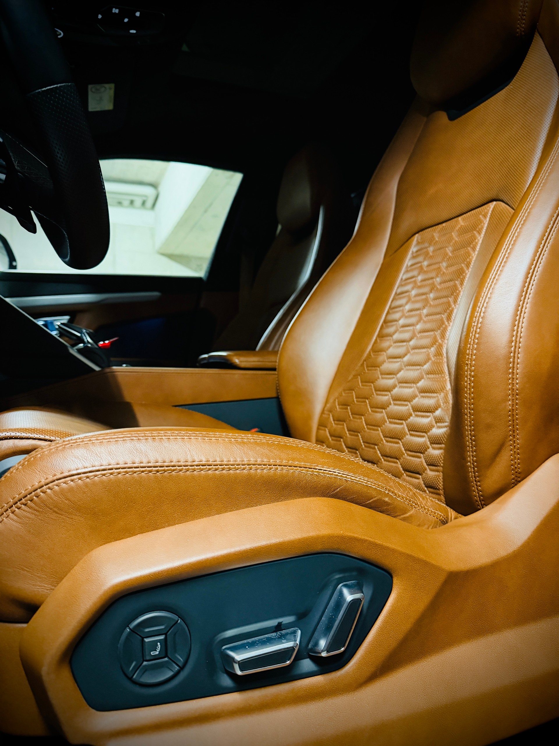 LAMBORGHINI Urus E-Gear-image-11