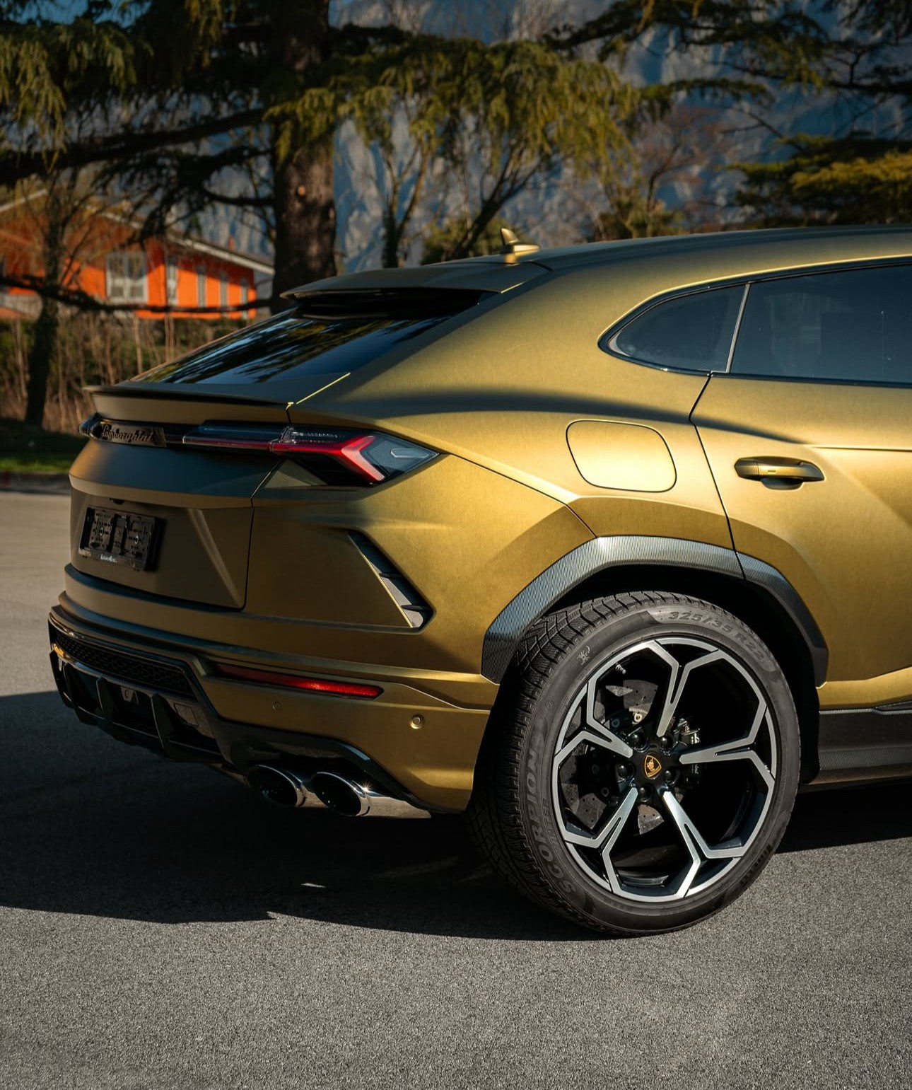 LAMBORGHINI Urus E-Gear-image-2