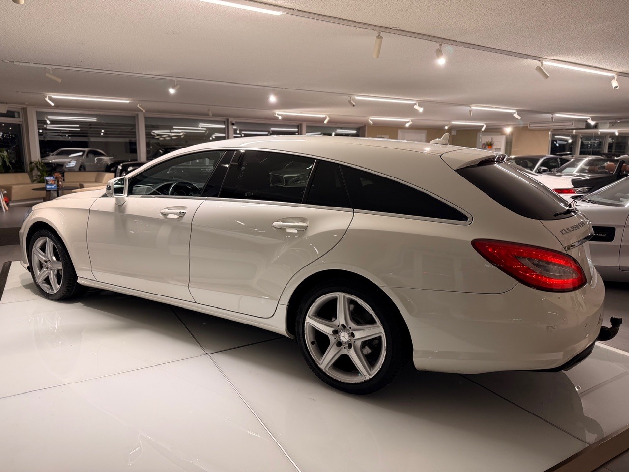 MERCEDES-BENZ CLS Shooting Brake 350 CDI 4Matic 7G-Tronic-image-7