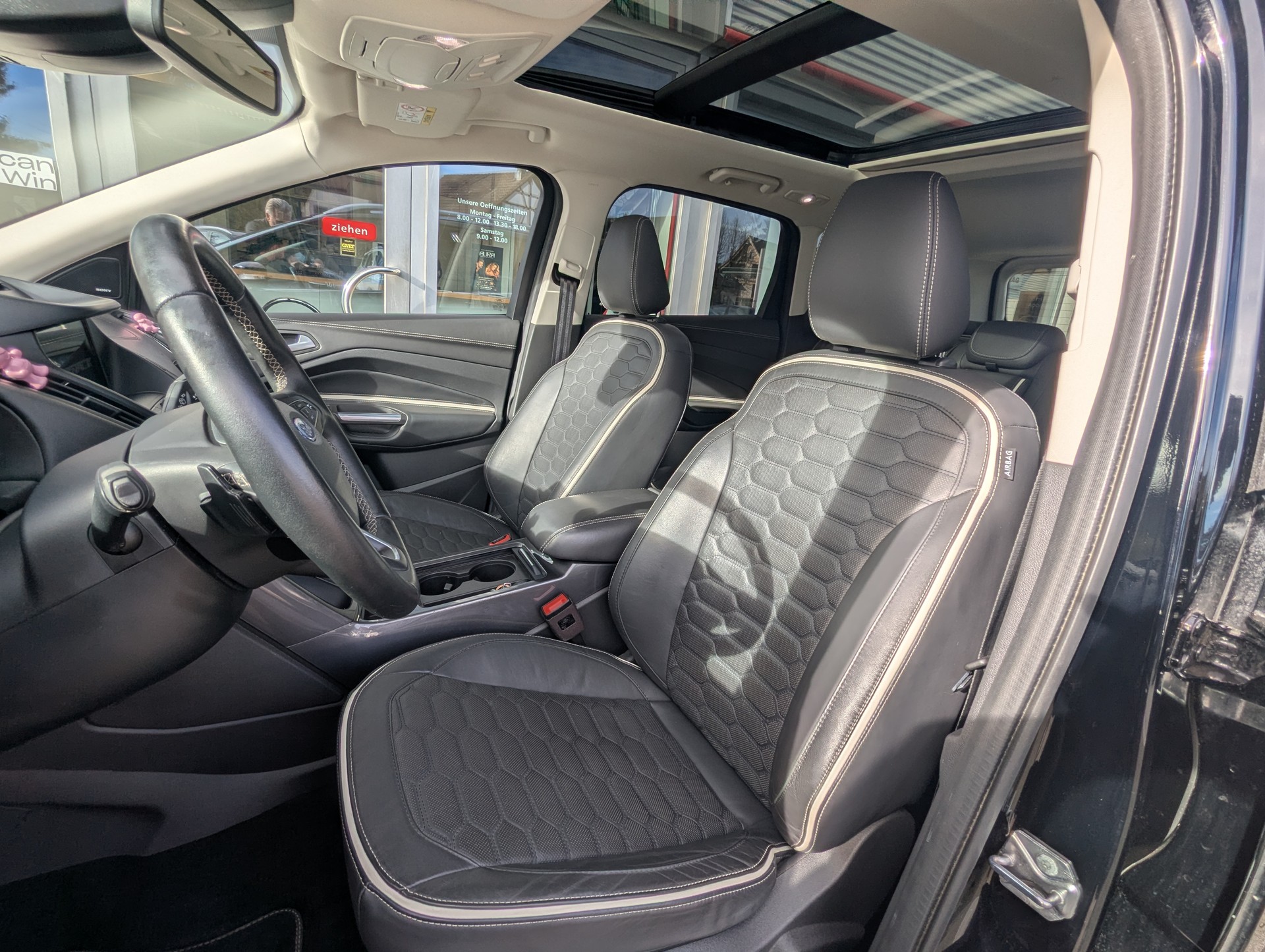 FORD Kuga 2.0 TDCi Vignale 4WD PowerShift-image-14