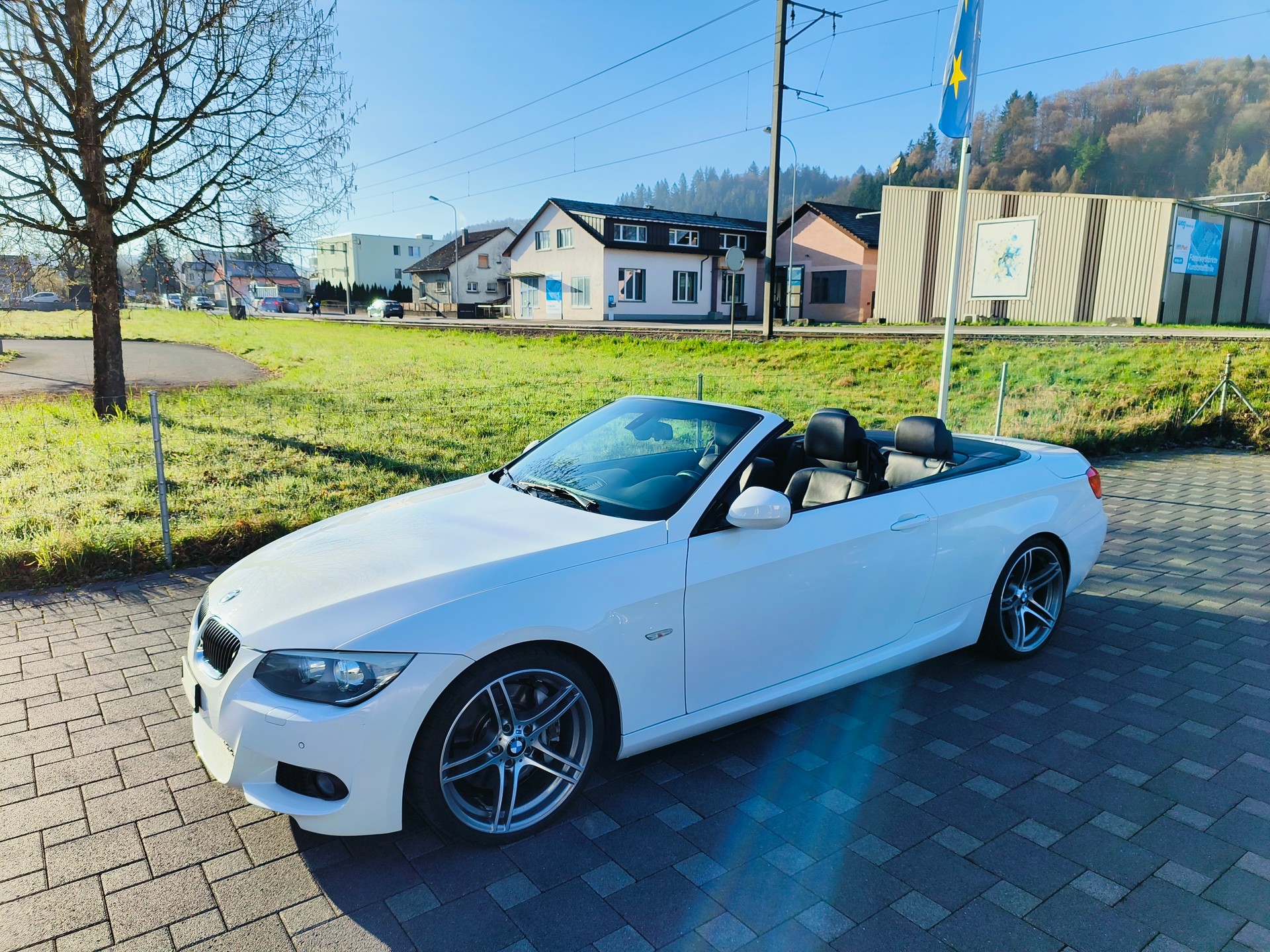 BMW 335i Cabriolet DSG-image-15