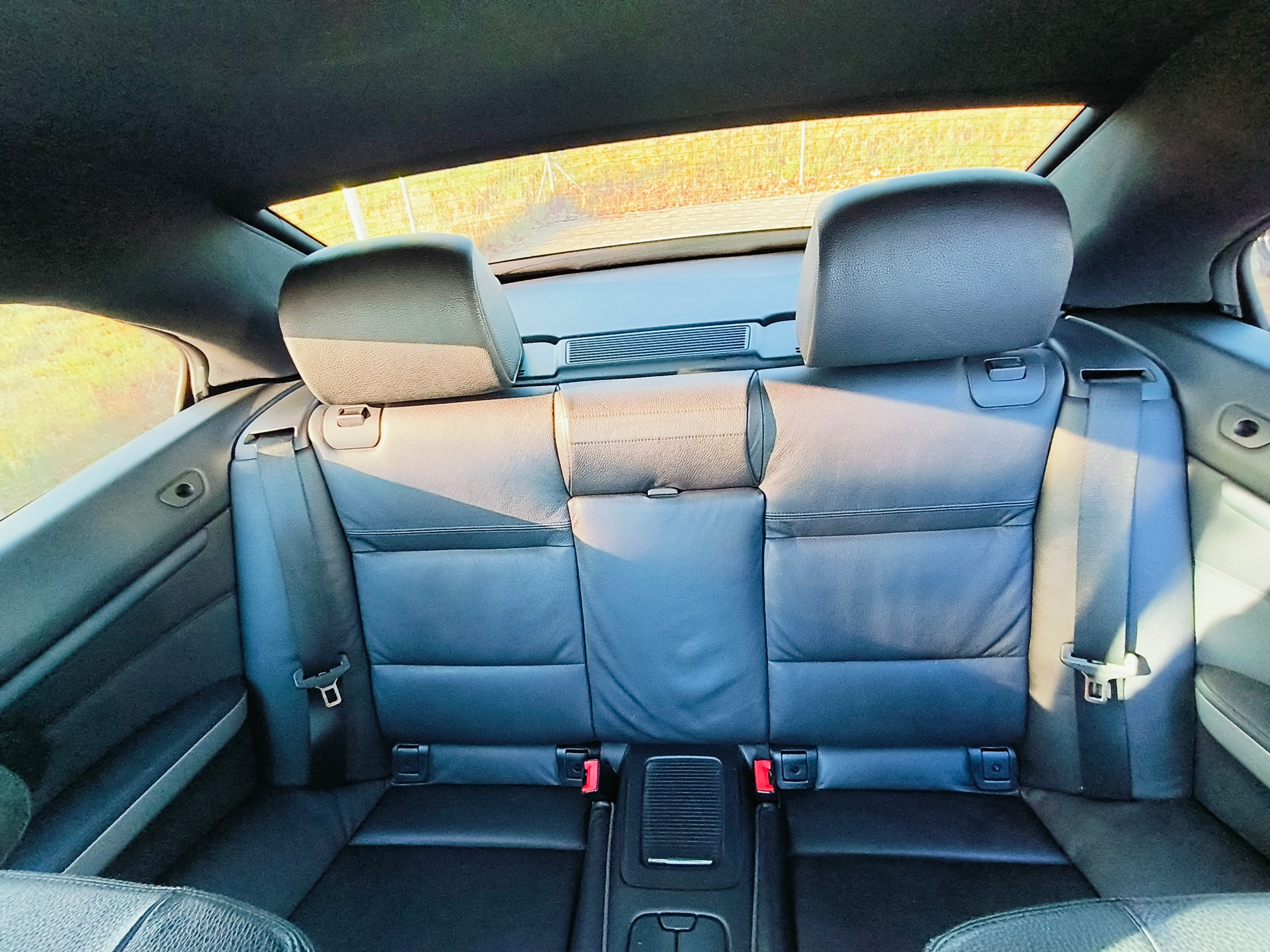 BMW 335i Cabriolet DSG-image-12