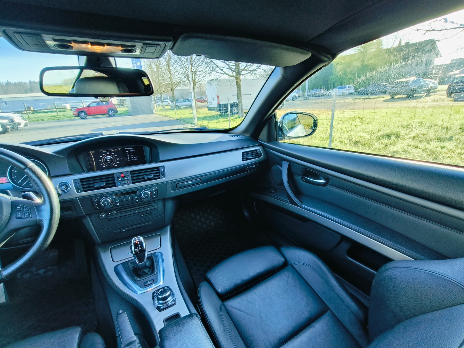 BMW 335i Cabriolet DSG-image-11