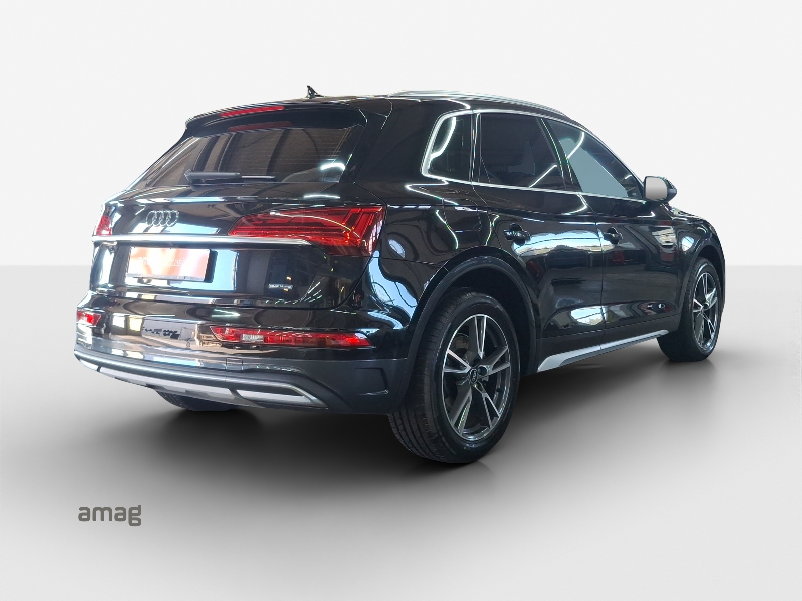 AUDI Q5 45 TFSI advanced quattro S-tronic-image-4