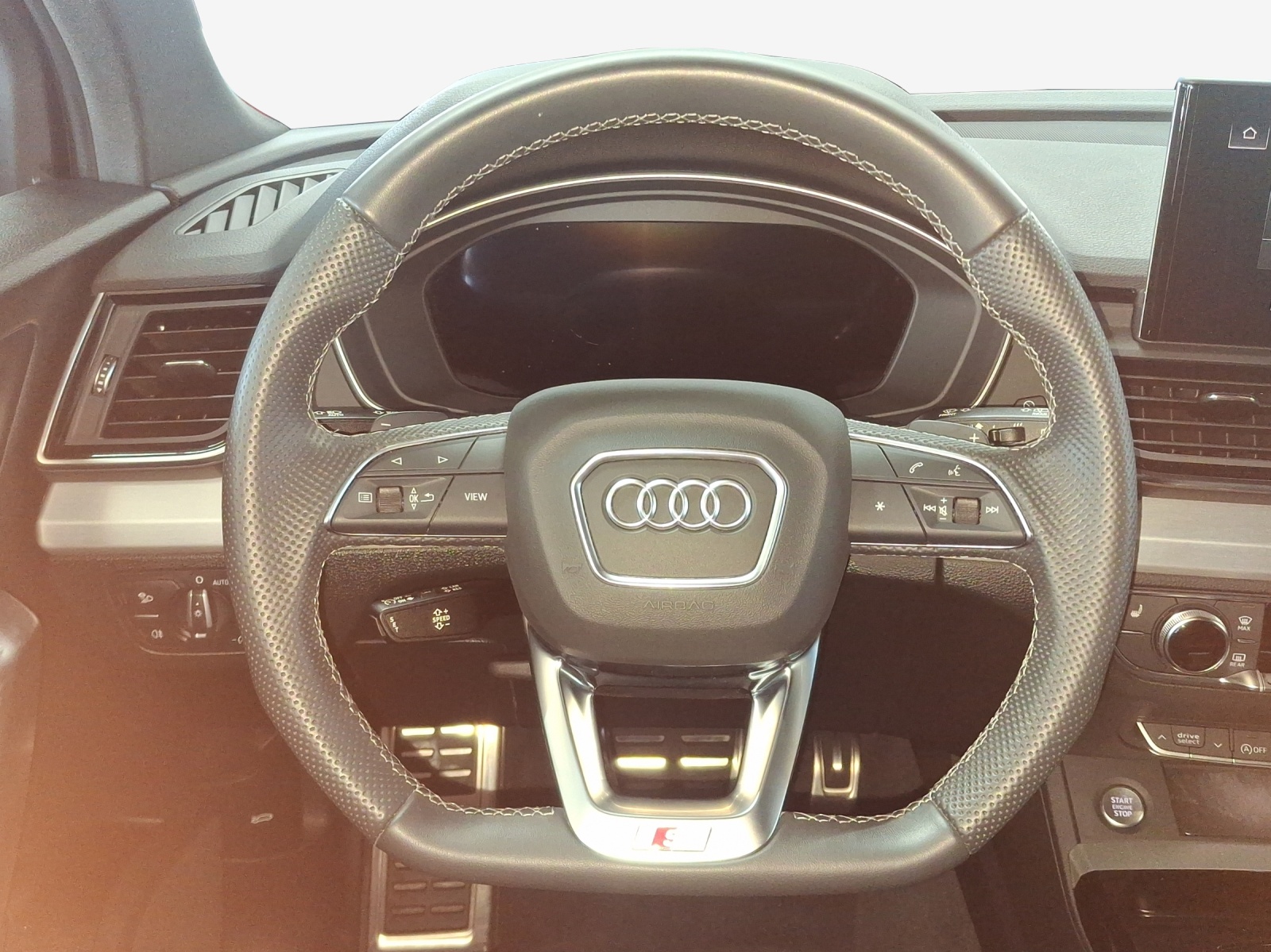 AUDI Q5 45 TFSI advanced quattro S-tronic-image-8