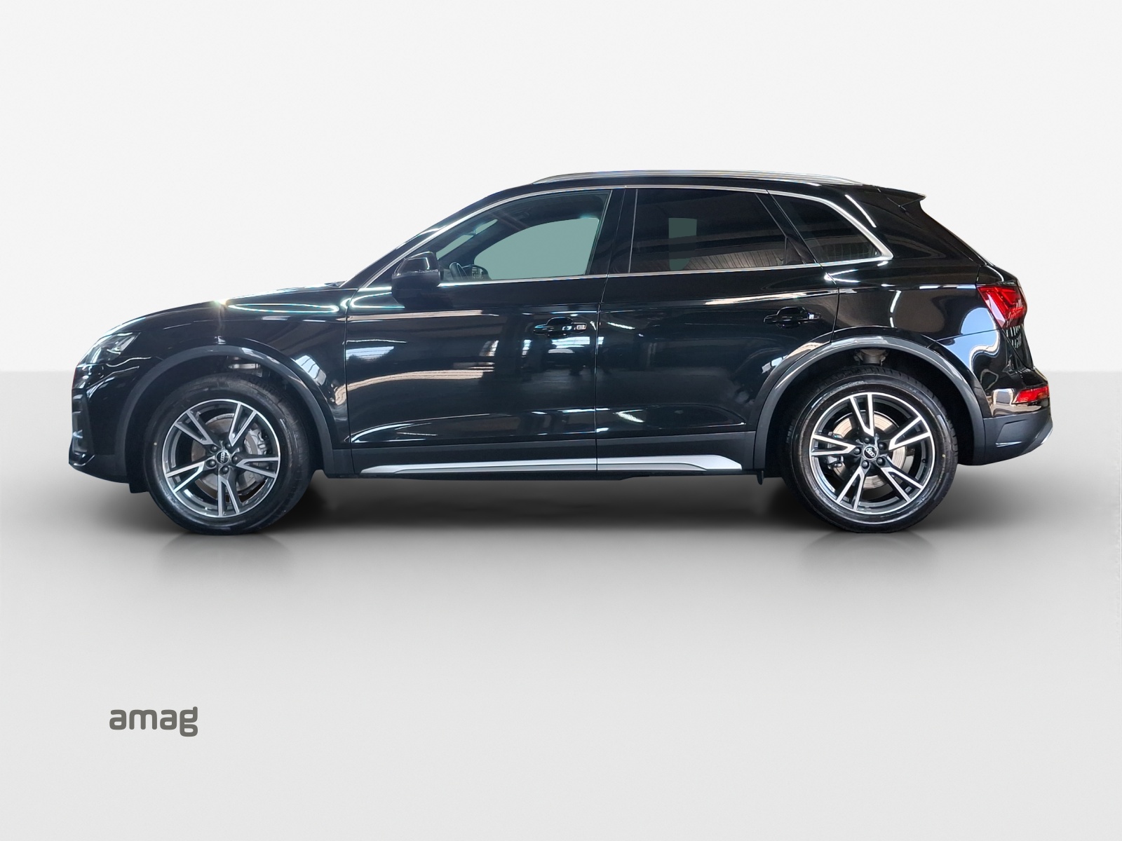 AUDI Q5 45 TFSI advanced quattro S-tronic-image-1