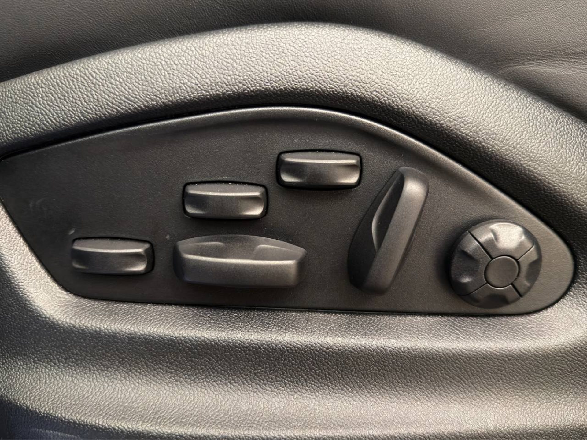 PORSCHE Cayenne E-Hybrid Coupé-image-24