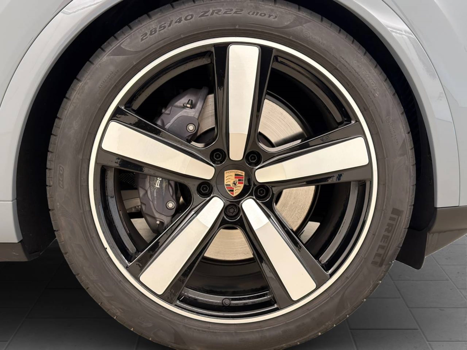 PORSCHE Cayenne E-Hybrid Coupé-image-11