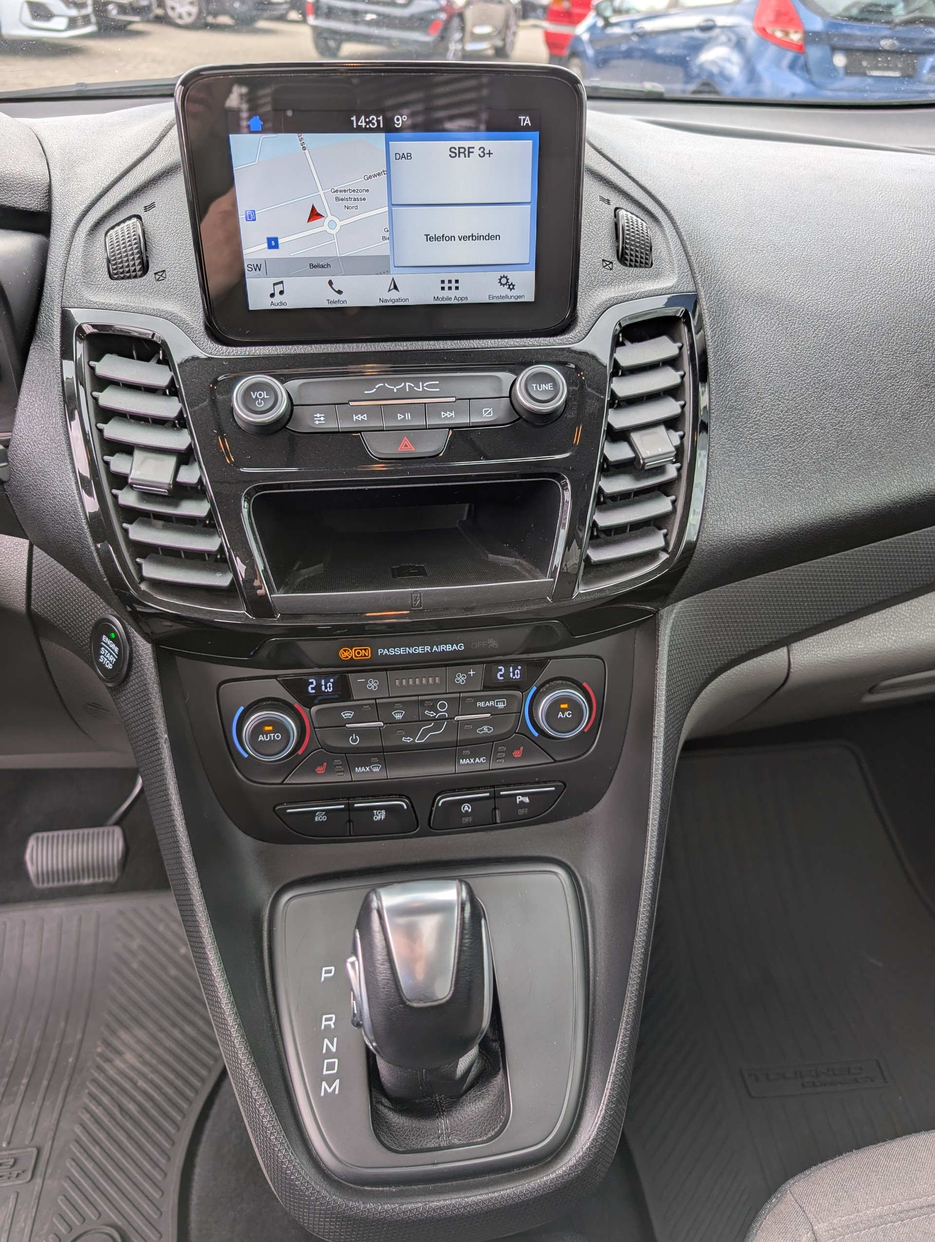 FORD Grand Tourneo Connect 1.5 EcoBlue Titanium Automat-image-5