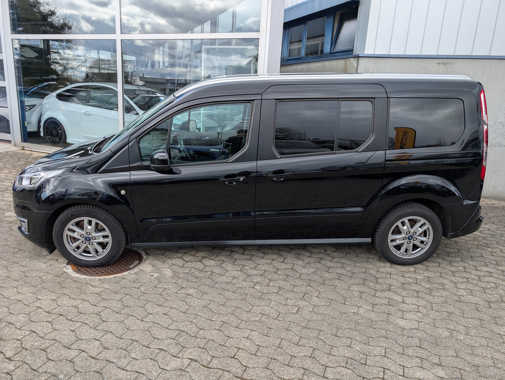 FORD Grand Tourneo Connect 1.5 EcoBlue Titanium Automat-image-7