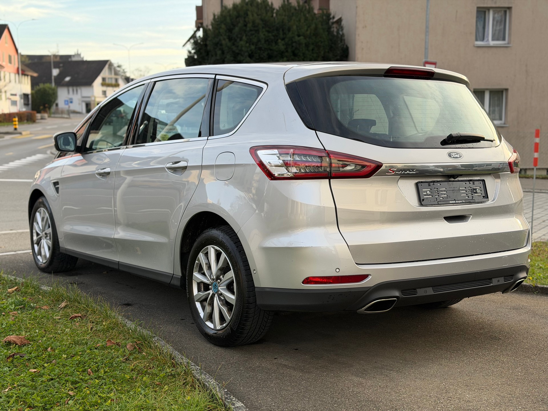 FORD S-Max 2.0 TDCi Titanium PowerShift 7 Sitze-image-5