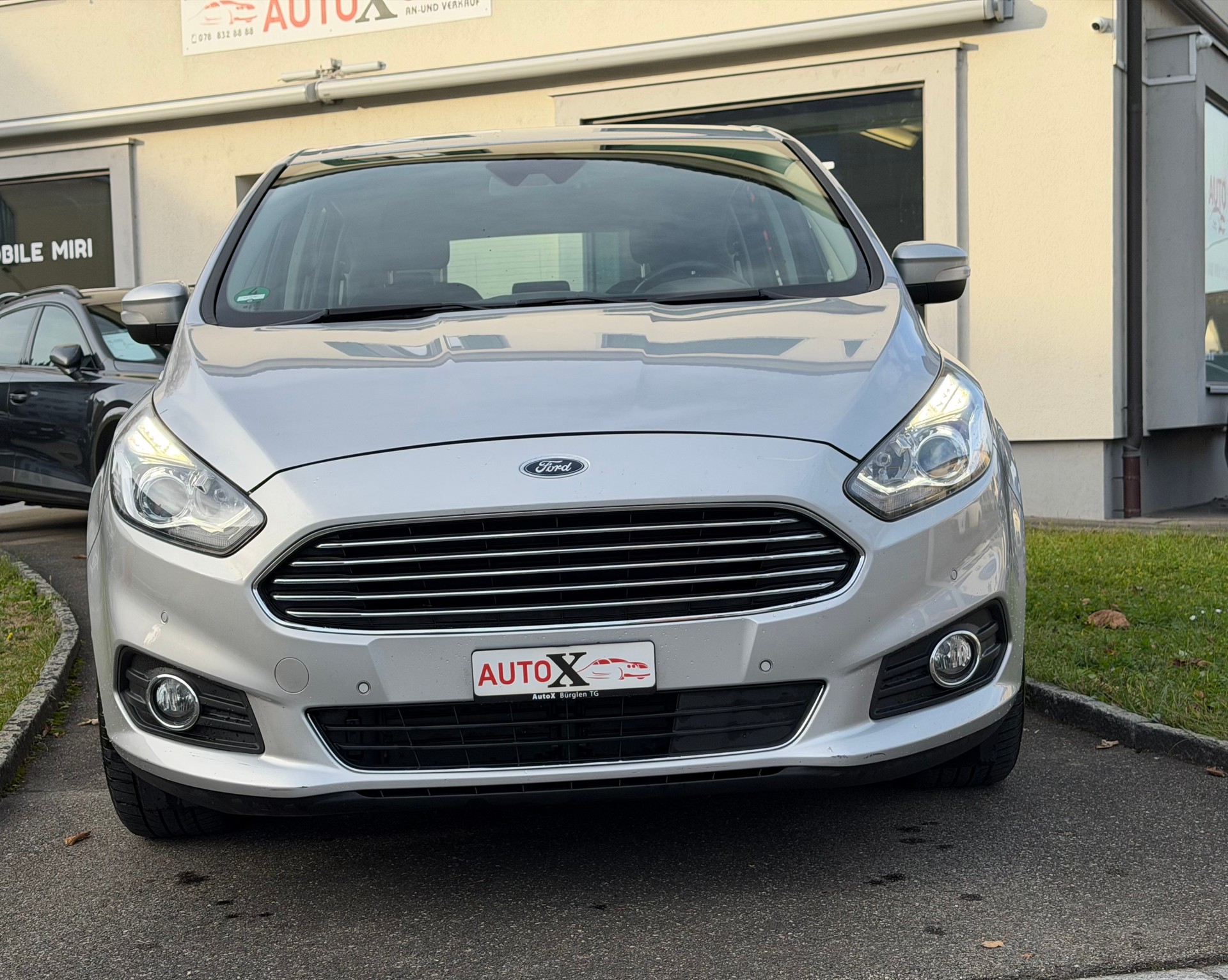 FORD S-Max 2.0 TDCi Titanium PowerShift 7 Sitze-image-2