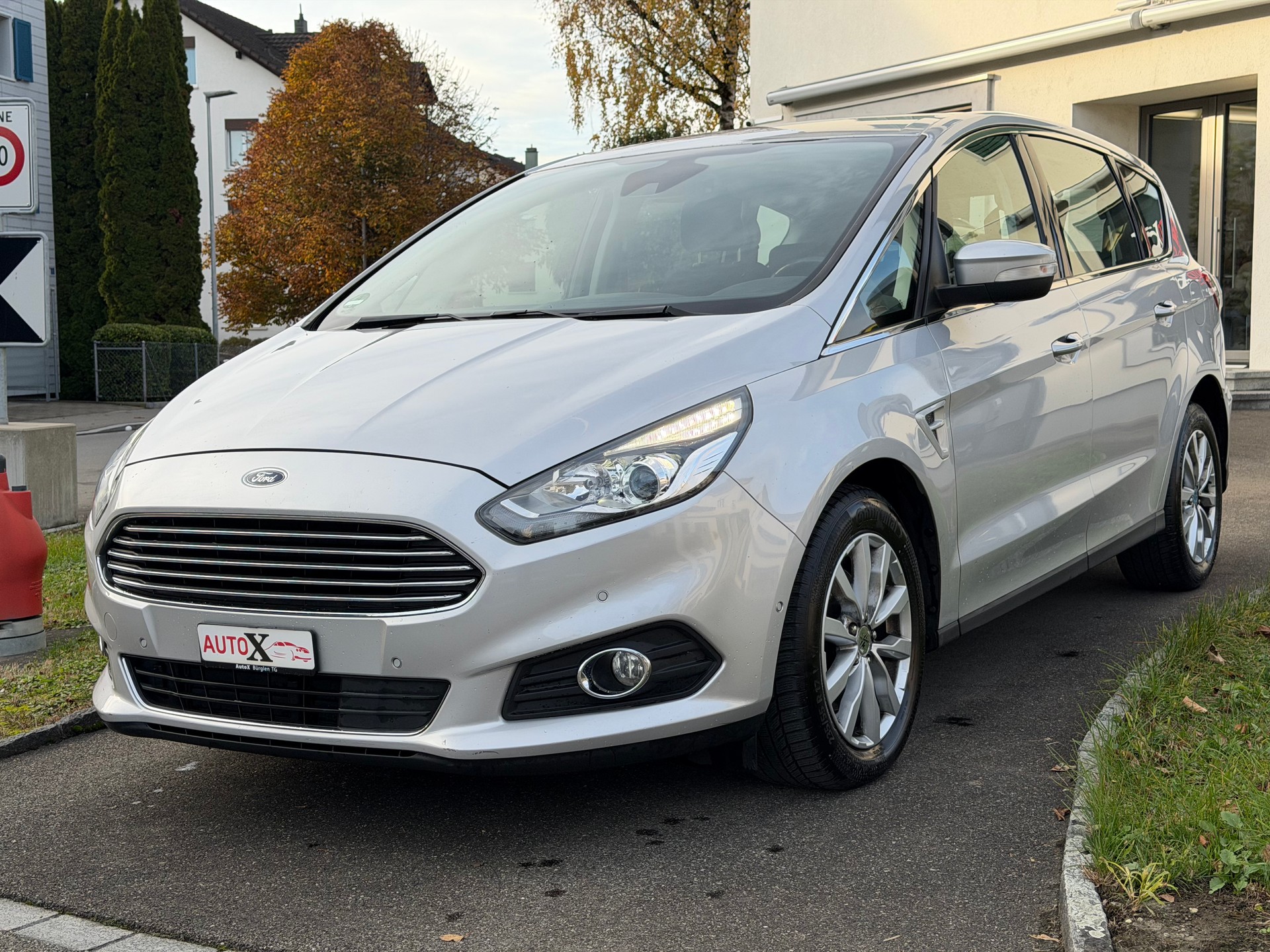 FORD S-Max 2.0 TDCi Titanium PowerShift 7 Sitze-image-1