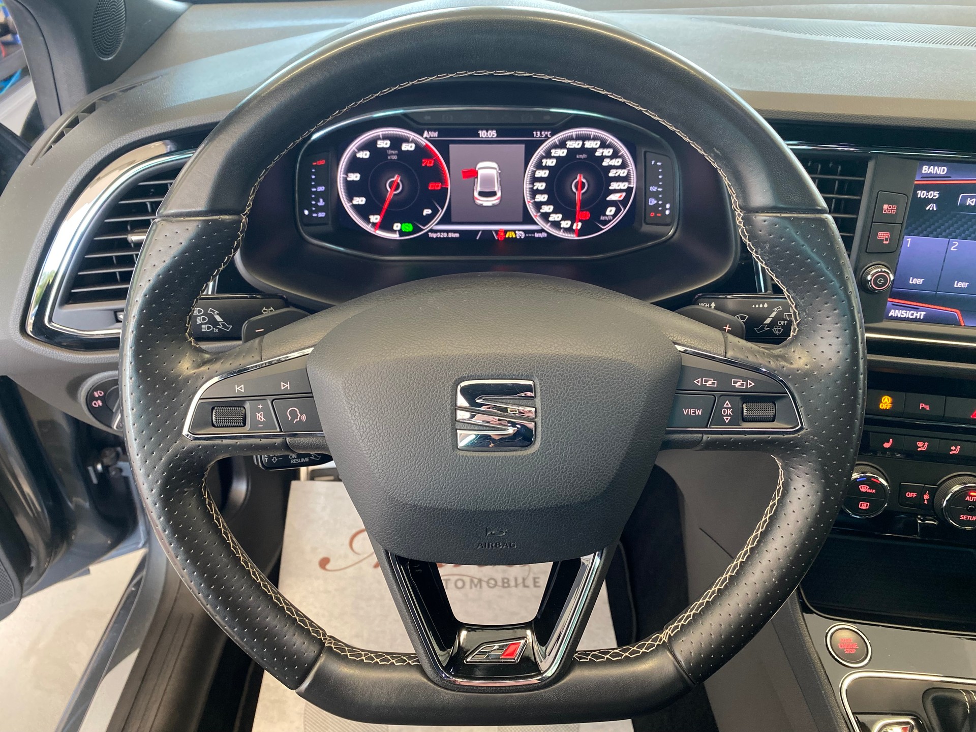 SEAT Leon 2.0 TSI 300PS Cupra 300 DSG **Top-Ausstattung**-image-14