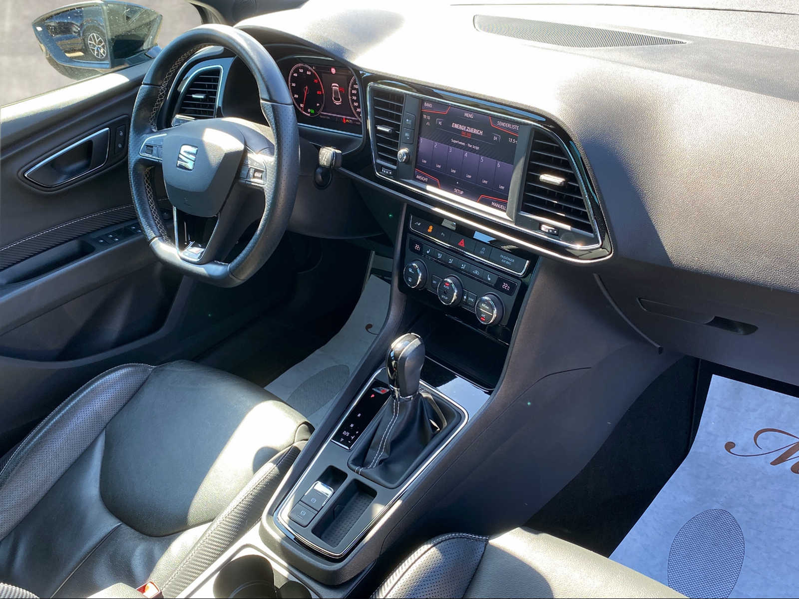 SEAT Leon 2.0 TSI 300PS Cupra 300 DSG **Top-Ausstattung**-image-9