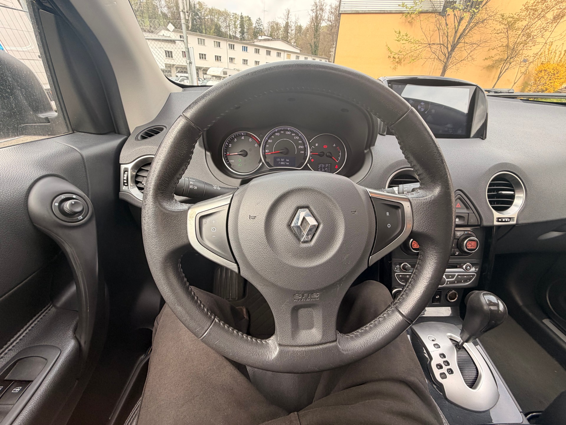 RENAULT Koleos 2.0 dCi Exception 4x4 Automatic-image-28