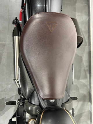 TRIUMPH Bonneville 1200 Bobber (Limited Edition)-image-15