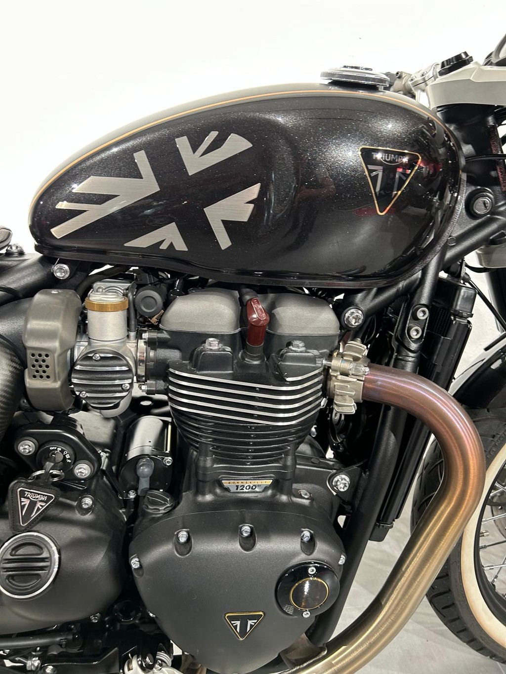 TRIUMPH Bonneville 1200 Bobber (Limited Edition)-image-6