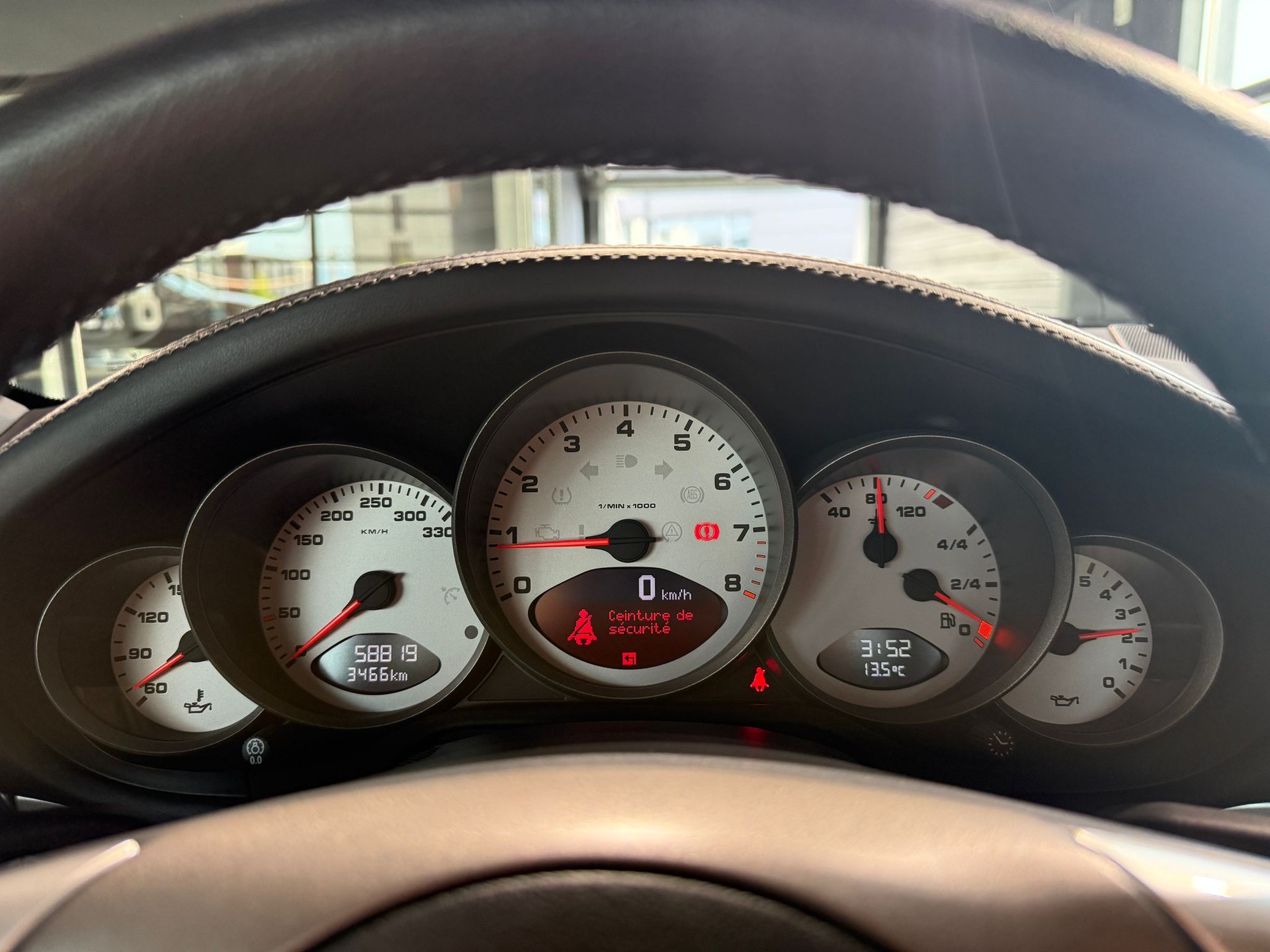 PORSCHE 911 Carrera 4S-image-13