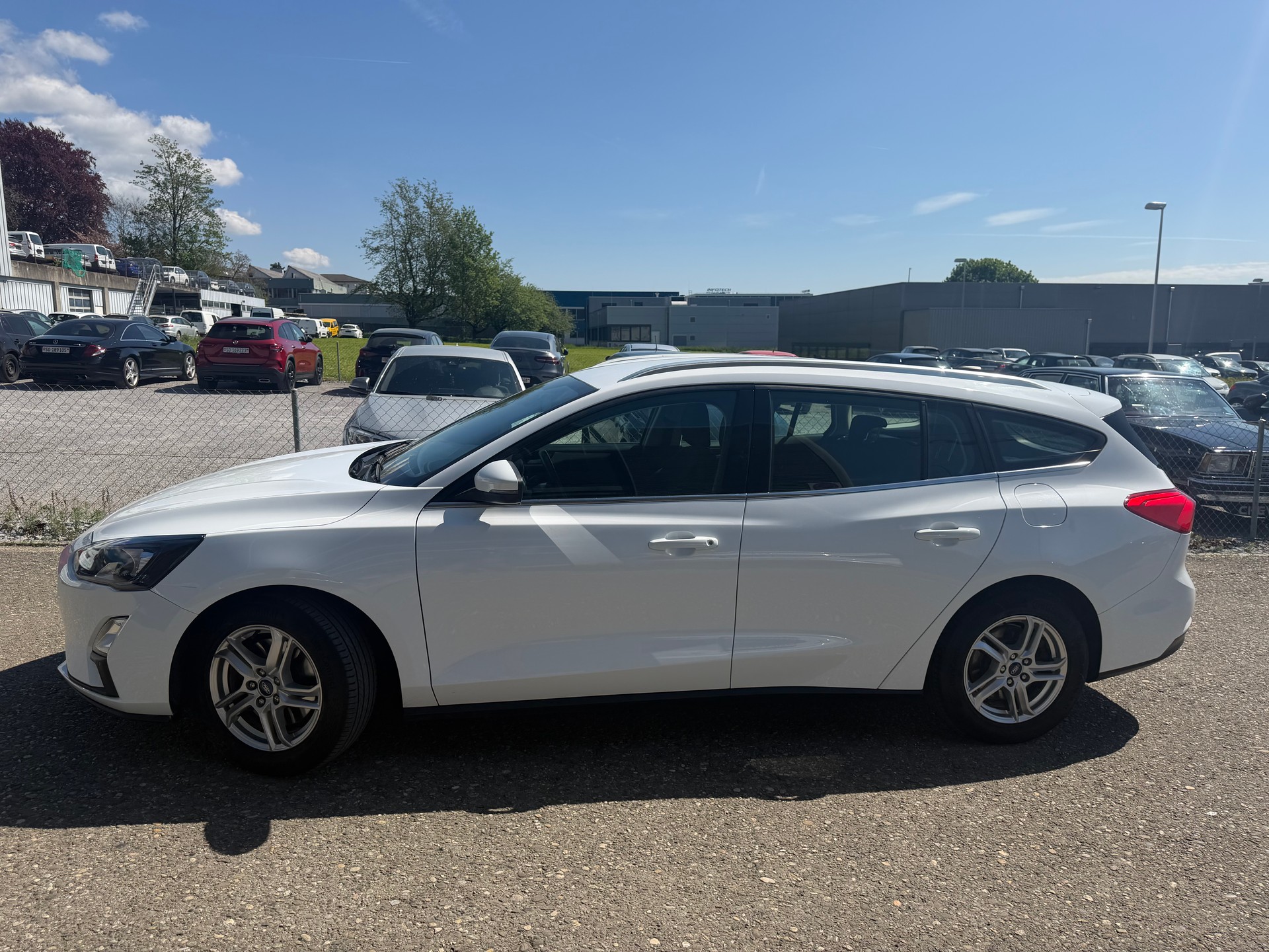 FORD Focus 1.5 TDCi Cool Connect Automatic ** Gr. Navi * Klima * LED * PDC V&H- RF-Kamera * Tempomat * Frisch Ab MFK-image-9