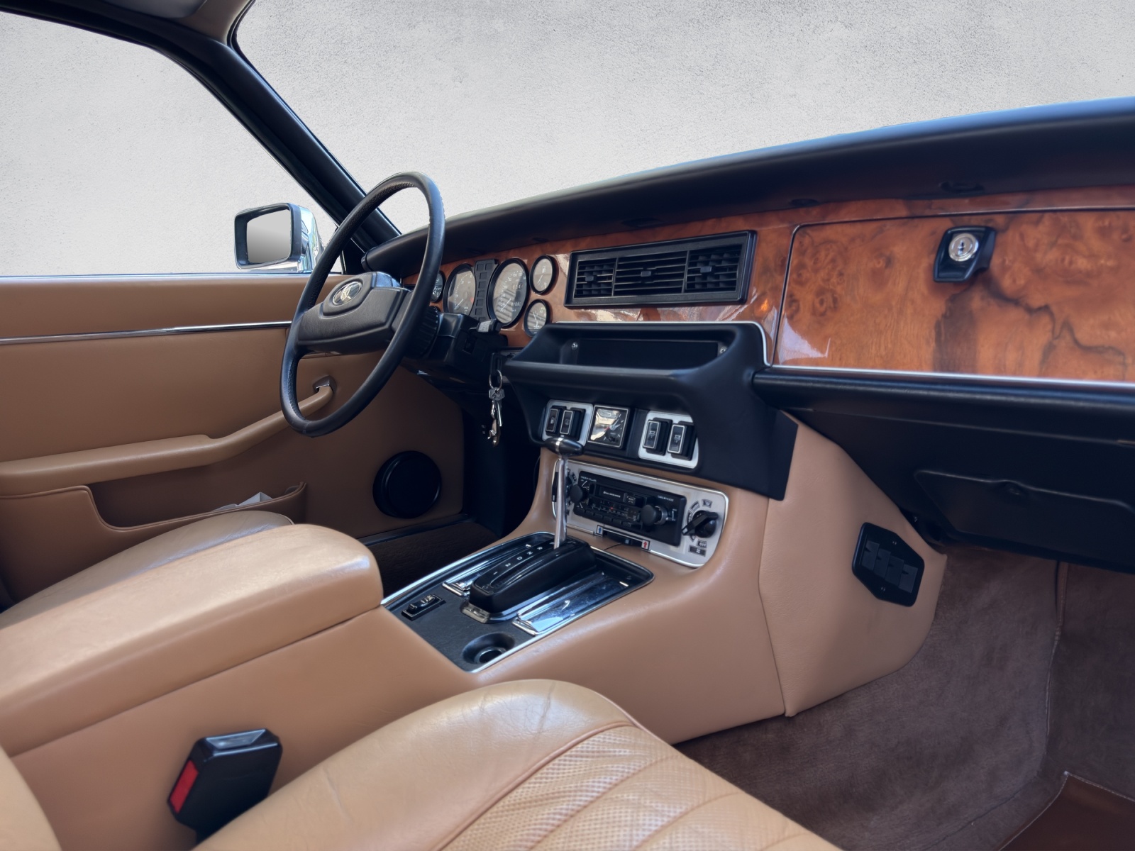 JAGUAR XJ6 4.2 Swiss-image-13