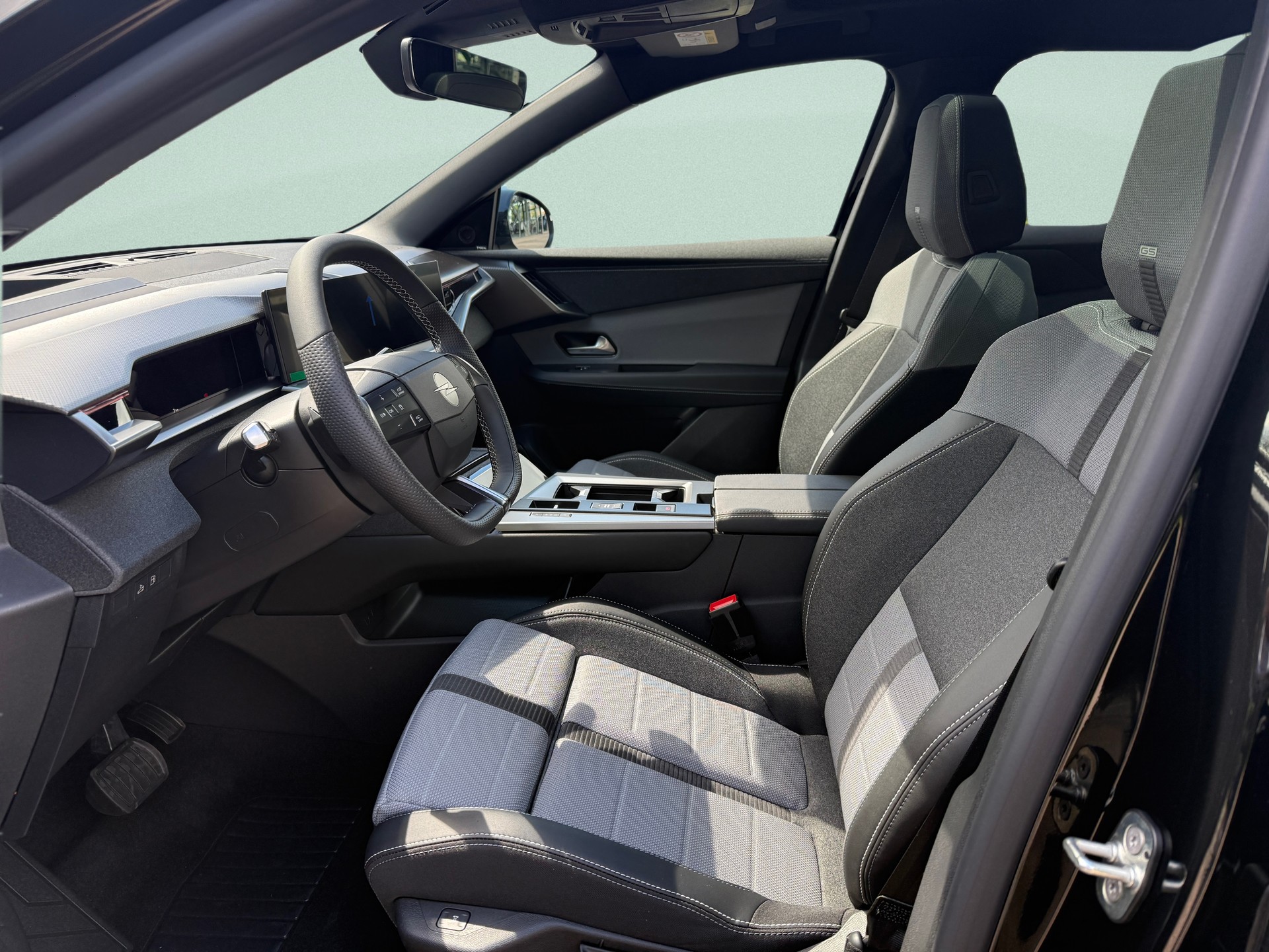 OPEL Grandland ULTIMATE 1.6 PHEV eDCT-image-10