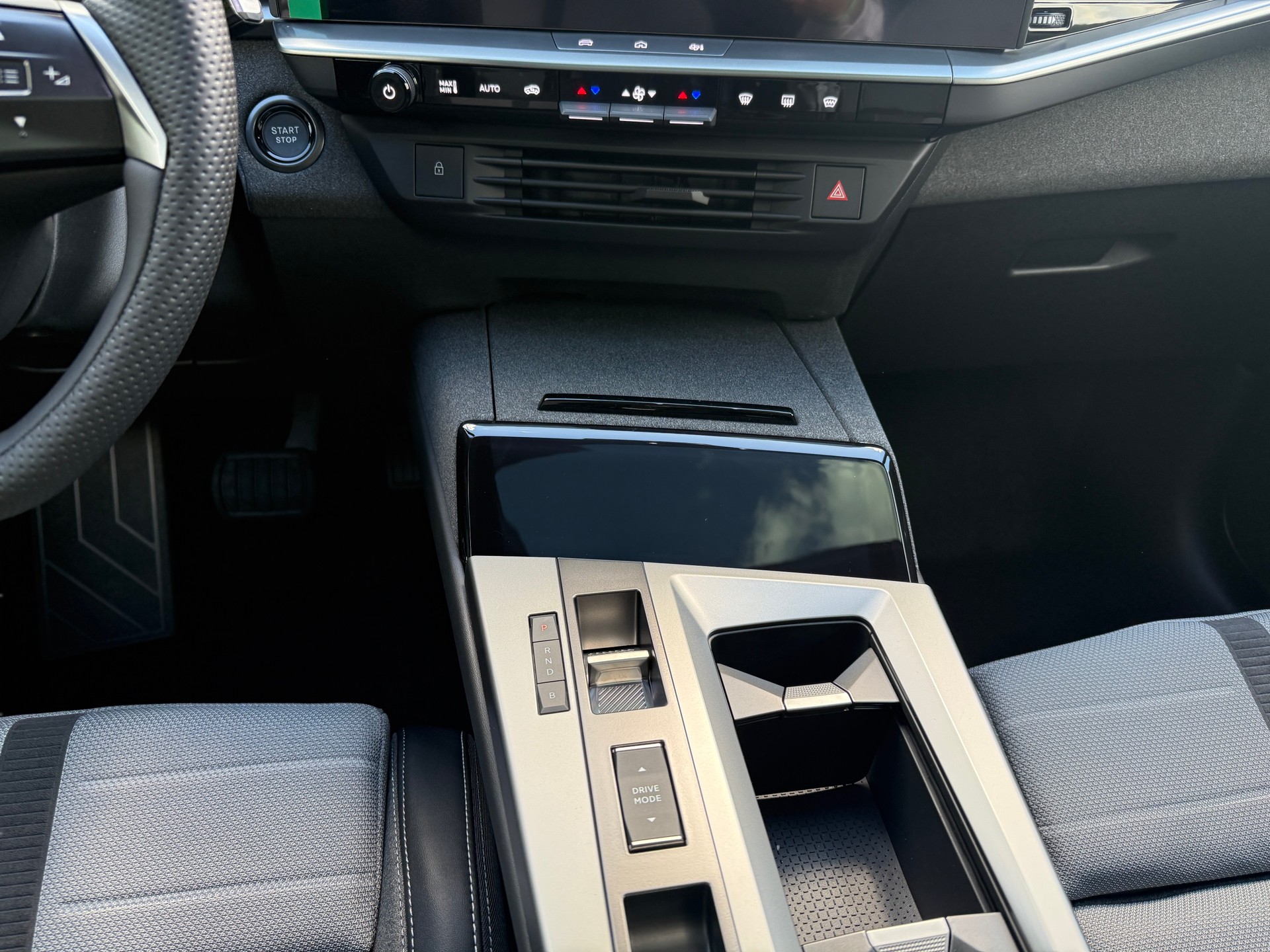 OPEL Grandland ULTIMATE 1.6 PHEV eDCT-image-13