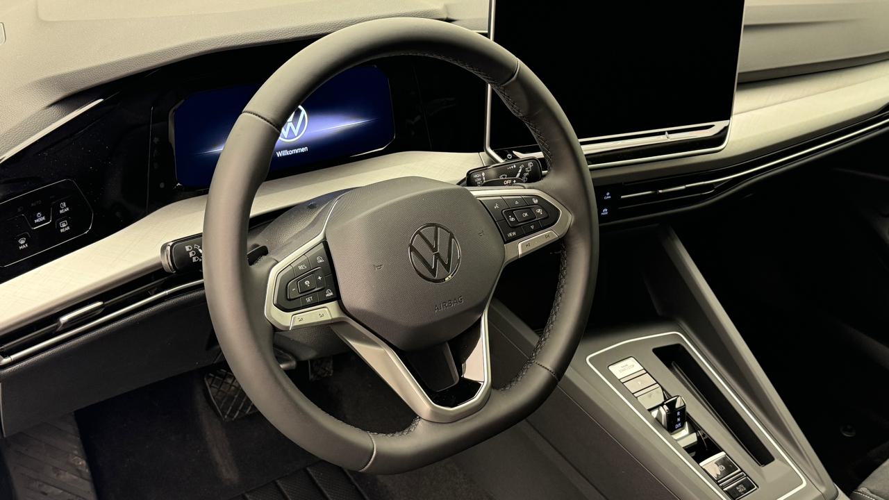 VW Golf VIII 1.5 TSI PHEV Limited-image-6