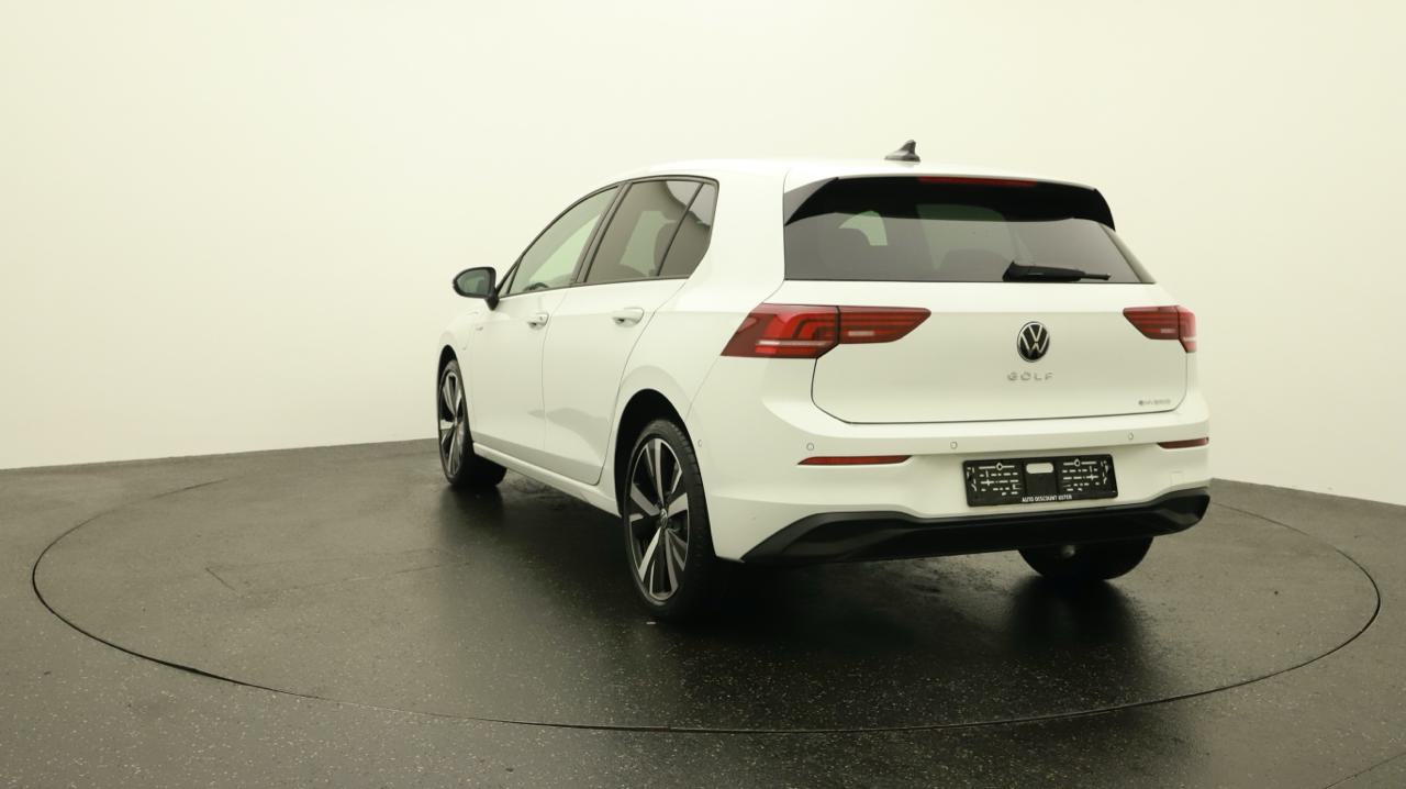 VW Golf VIII 1.5 TSI PHEV Limited-image-3