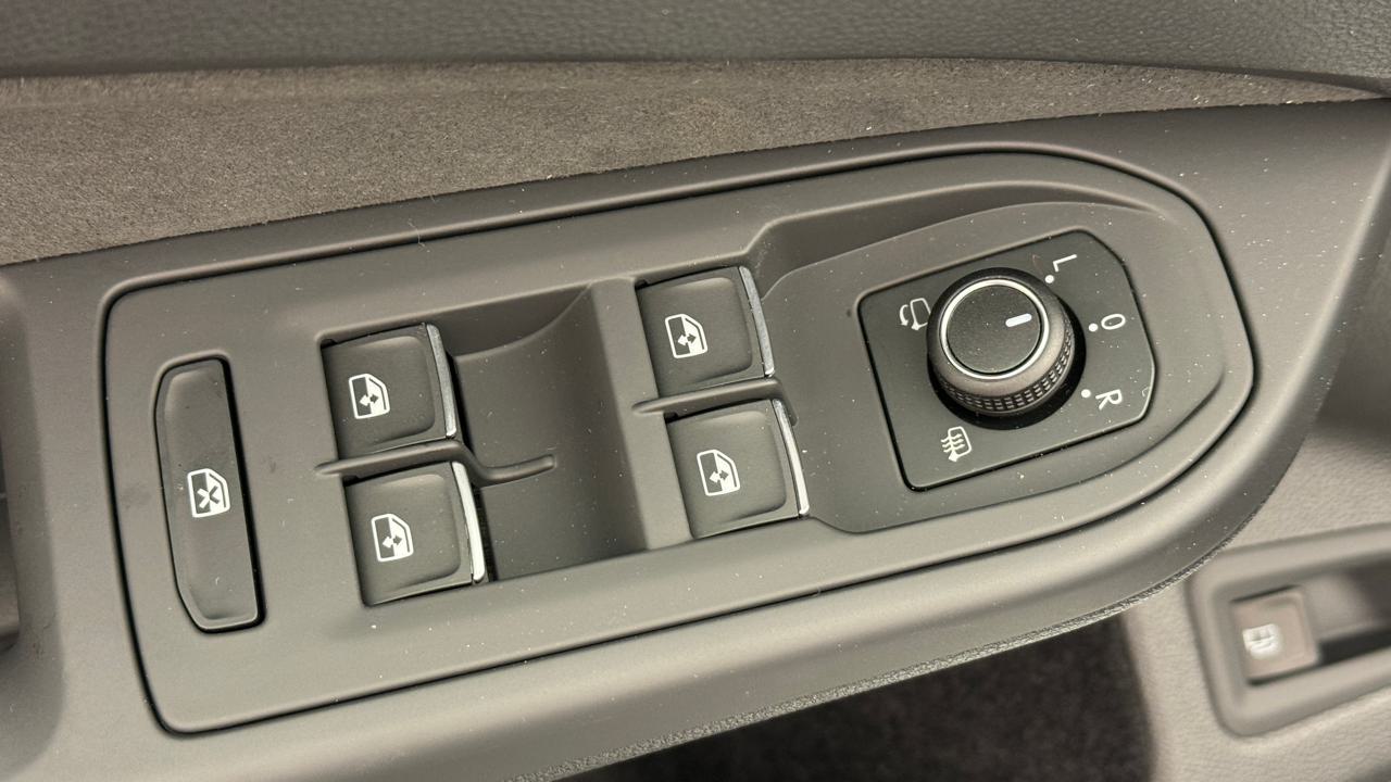 VW Golf VIII 1.5 TSI PHEV Limited-image-8