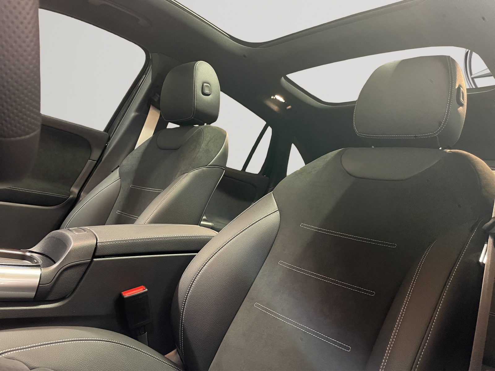 MERCEDES-BENZ GLA 250 4Matic 8G-DCT Swiss Star-image-7