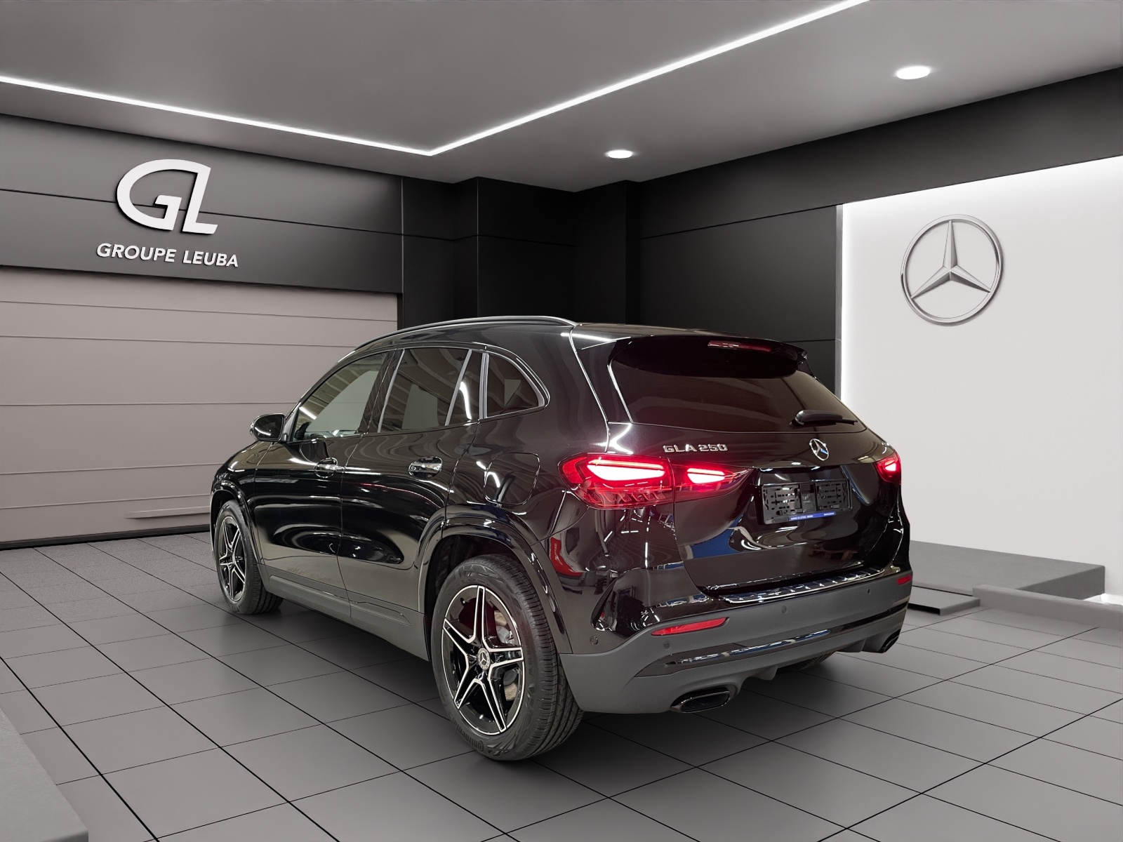 MERCEDES-BENZ GLA 250 4Matic 8G-DCT Swiss Star-image-3