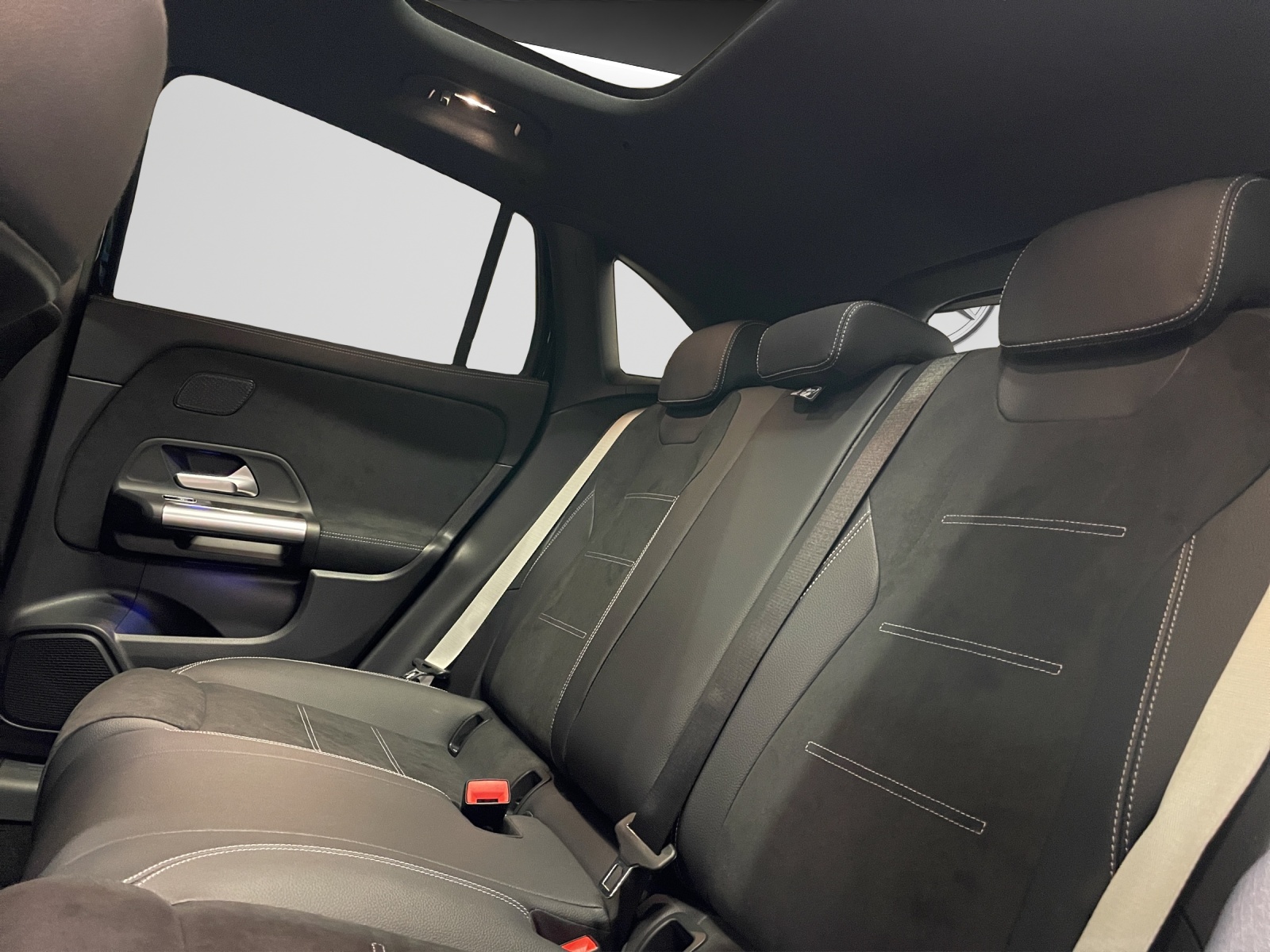 MERCEDES-BENZ GLA 250 4Matic 8G-DCT Swiss Star-image-8