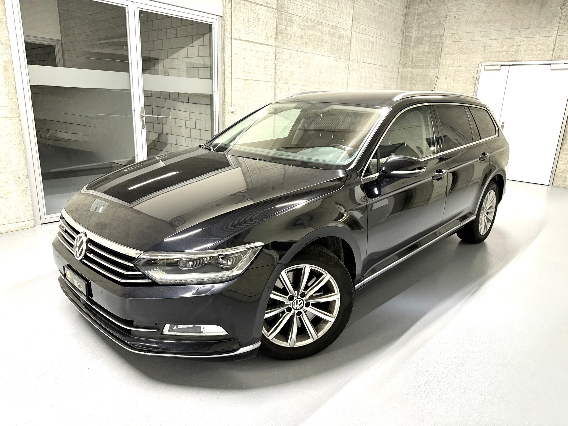 VW Passat Variant 2.0 TDI BMT High. DSG 4Motion-image-3