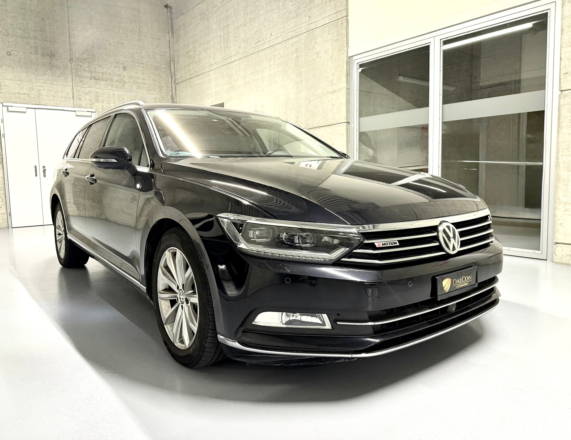 VW Passat Variant 2.0 TDI BMT High. DSG 4Motion-image-7