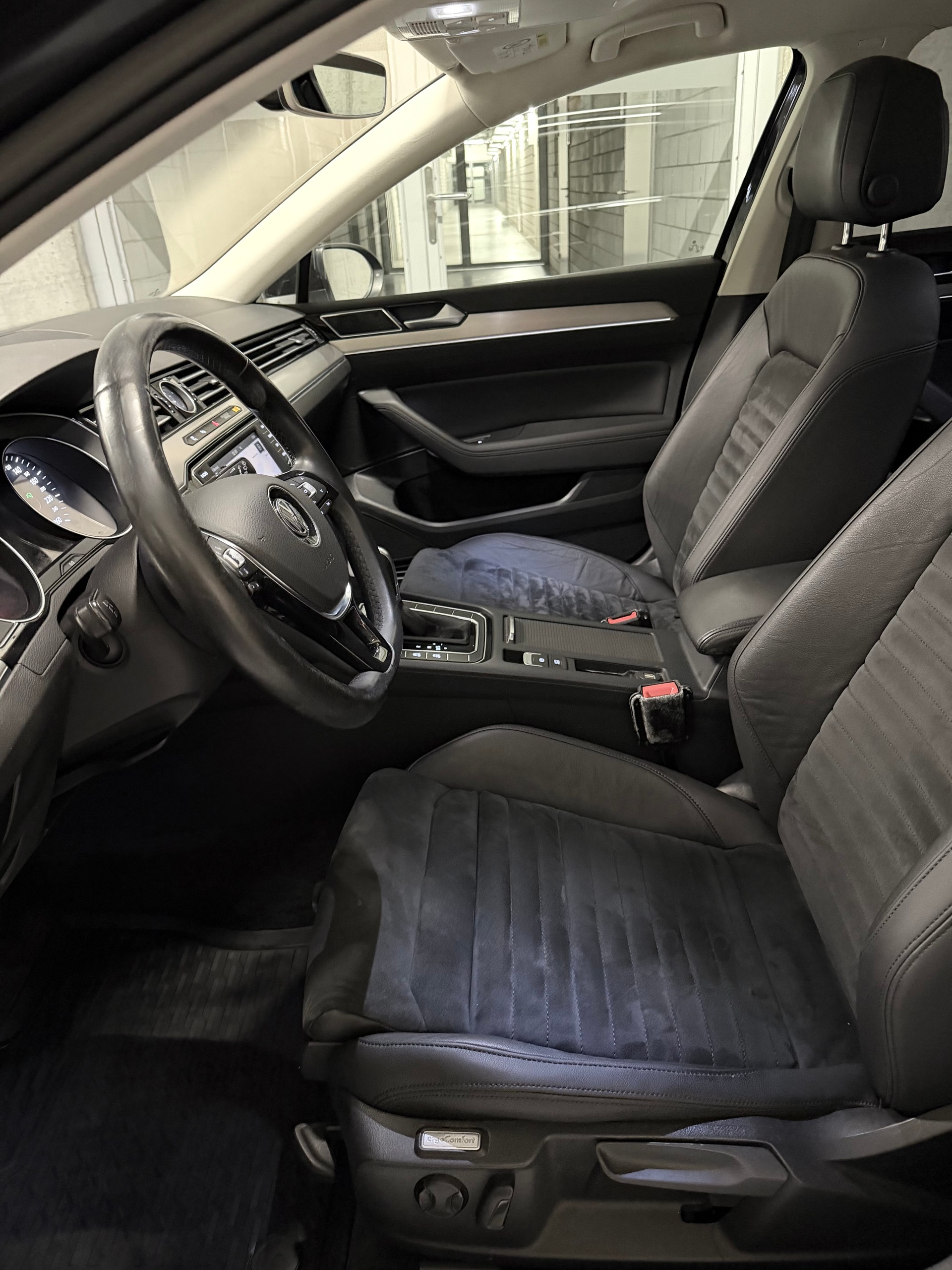 VW Passat Variant 2.0 TDI BMT High. DSG 4Motion-image-12