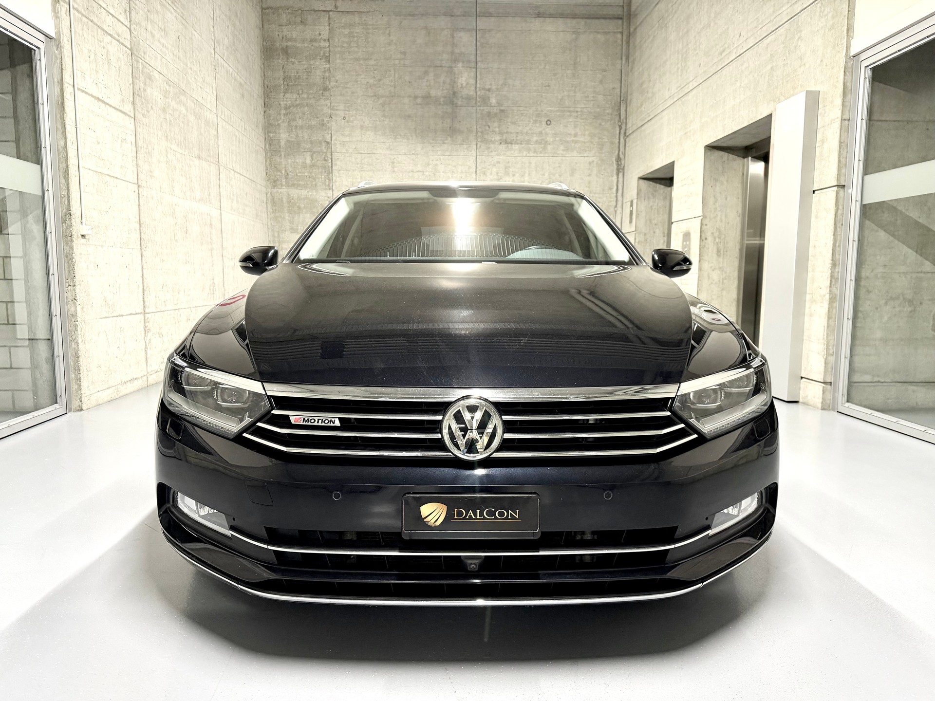 VW Passat Variant 2.0 TDI BMT High. DSG 4Motion-image-6