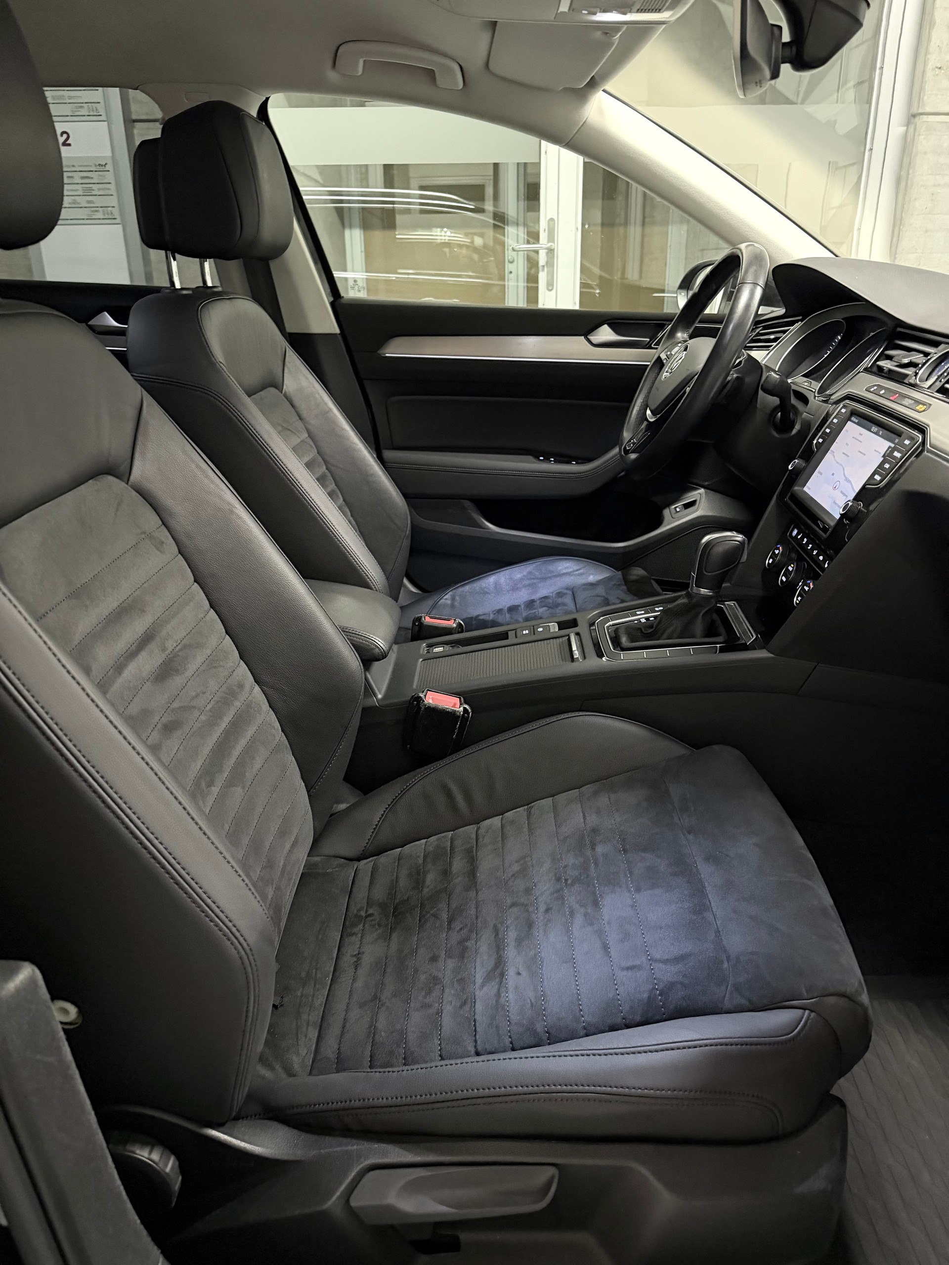 VW Passat Variant 2.0 TDI BMT High. DSG 4Motion-image-13