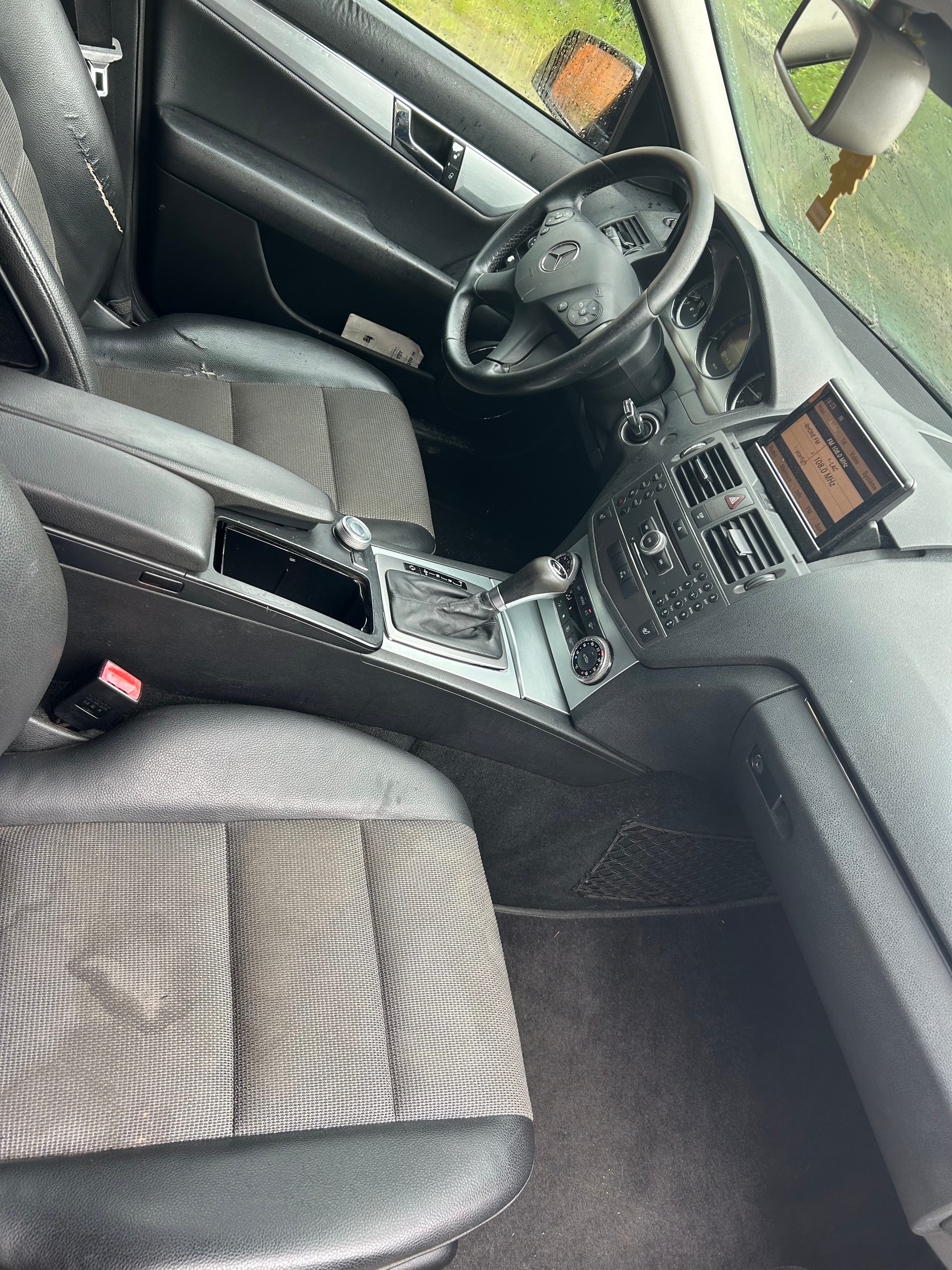 MERCEDES-BENZ C 220 CDI BlueEfficiency Avantgarde Automatic-image-2
