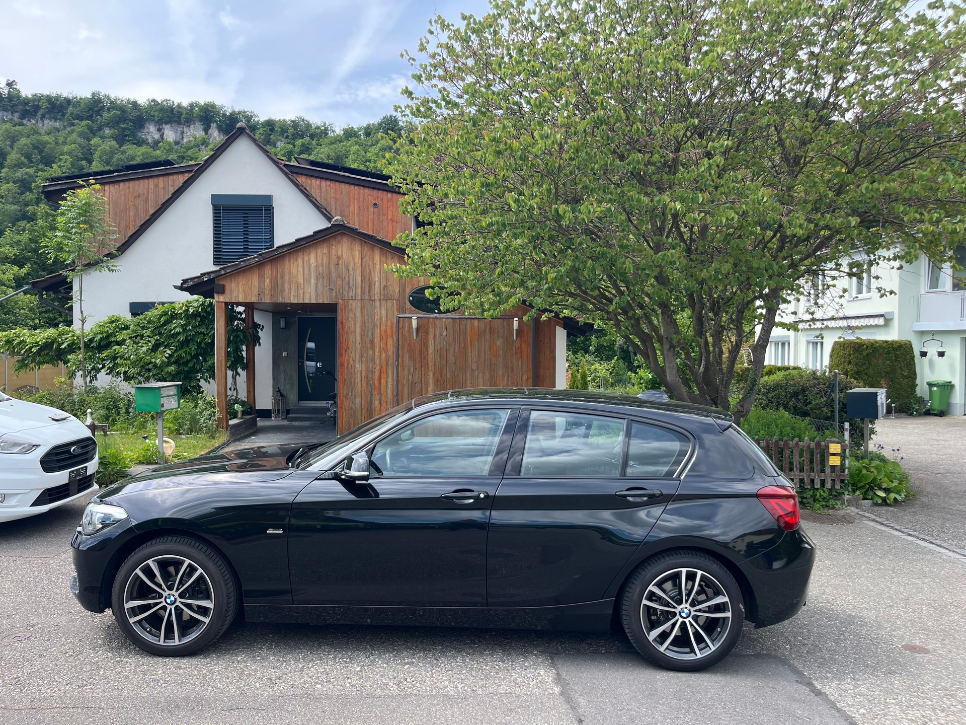 BMW 120i Edition Sport Line-image-0