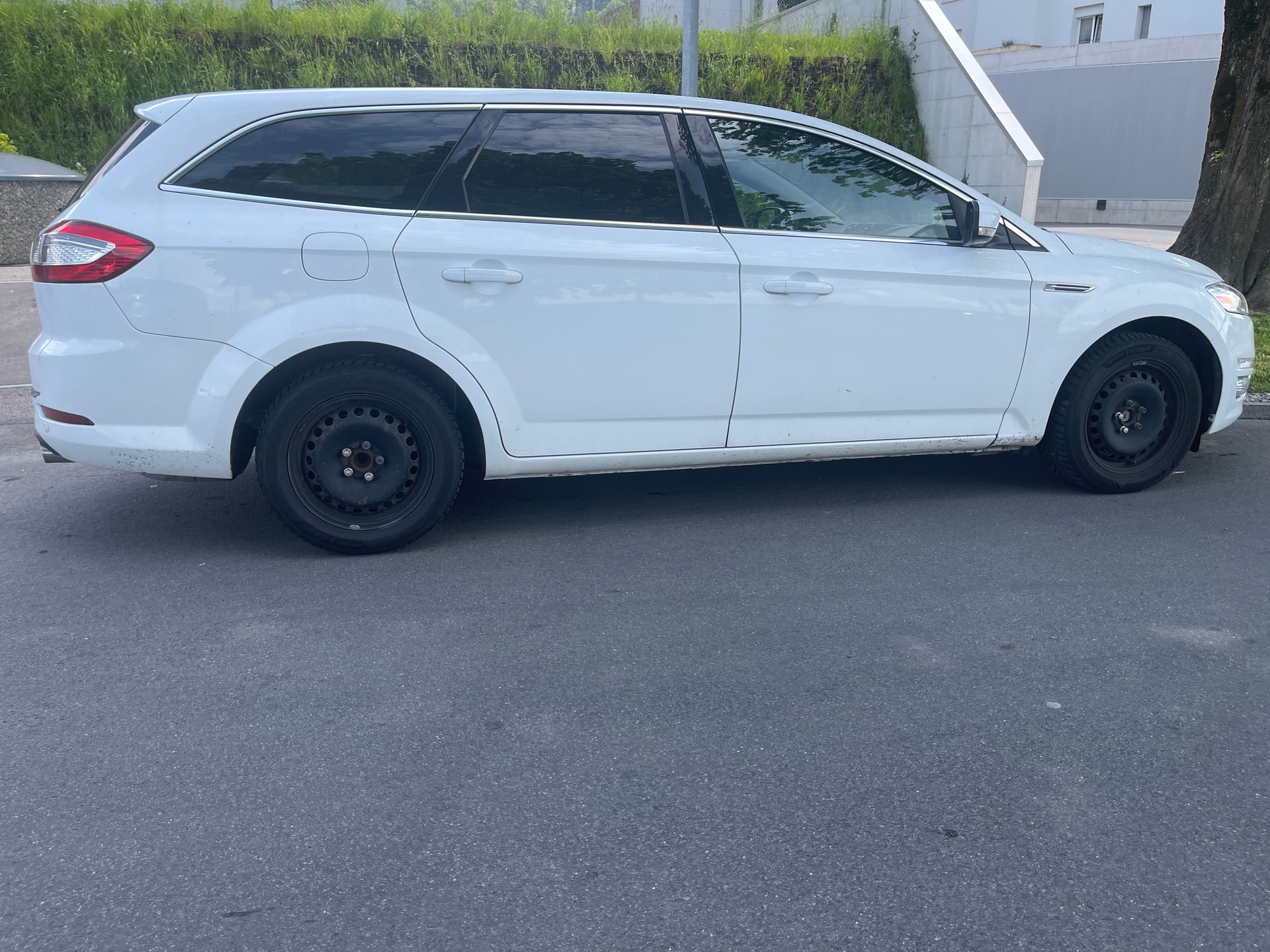 FORD Mondeo 2.0 EcoBoost SCTi Titanium PowerShift-image-2