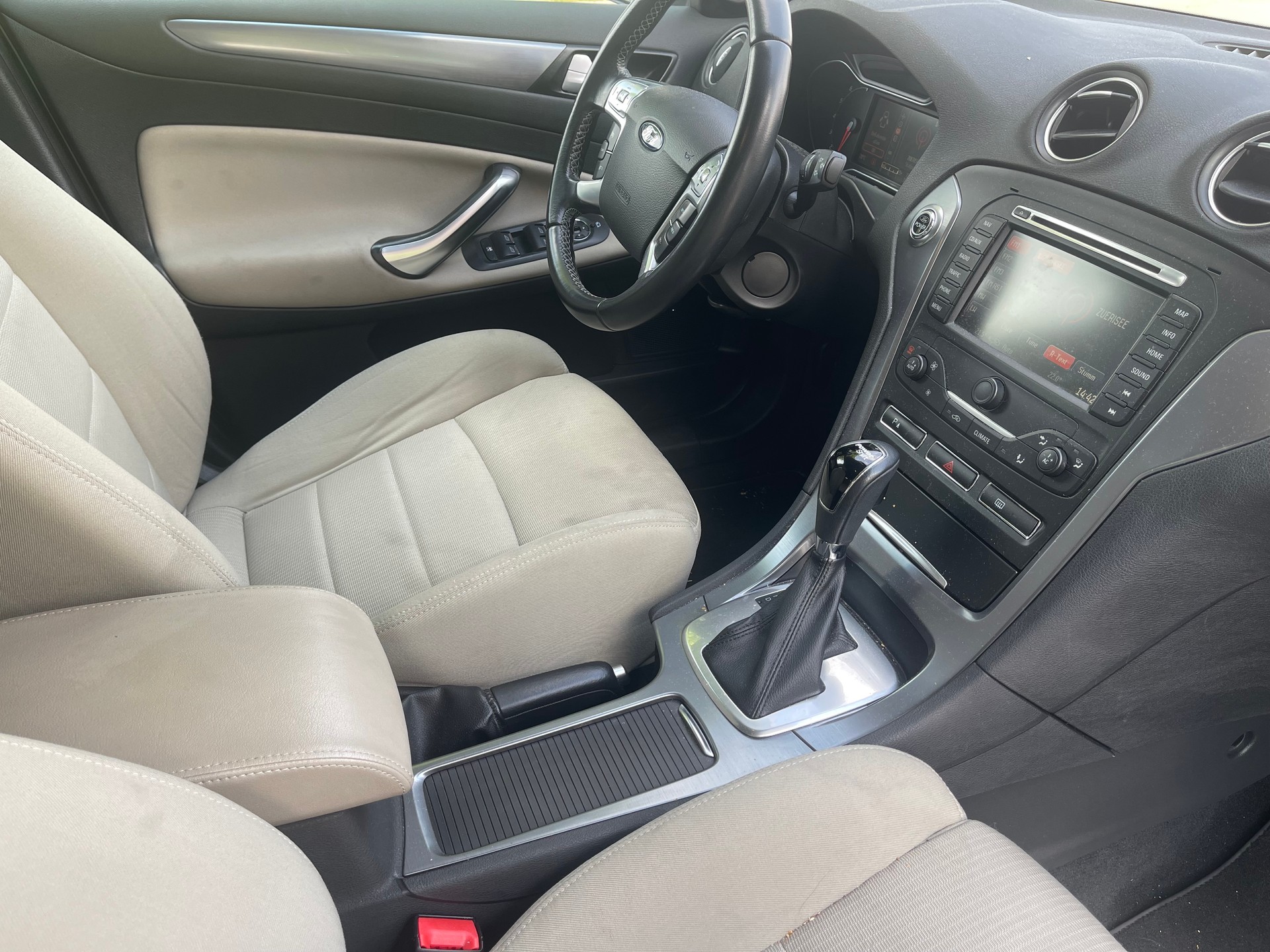 FORD Mondeo 2.0 EcoBoost SCTi Titanium PowerShift-image-11