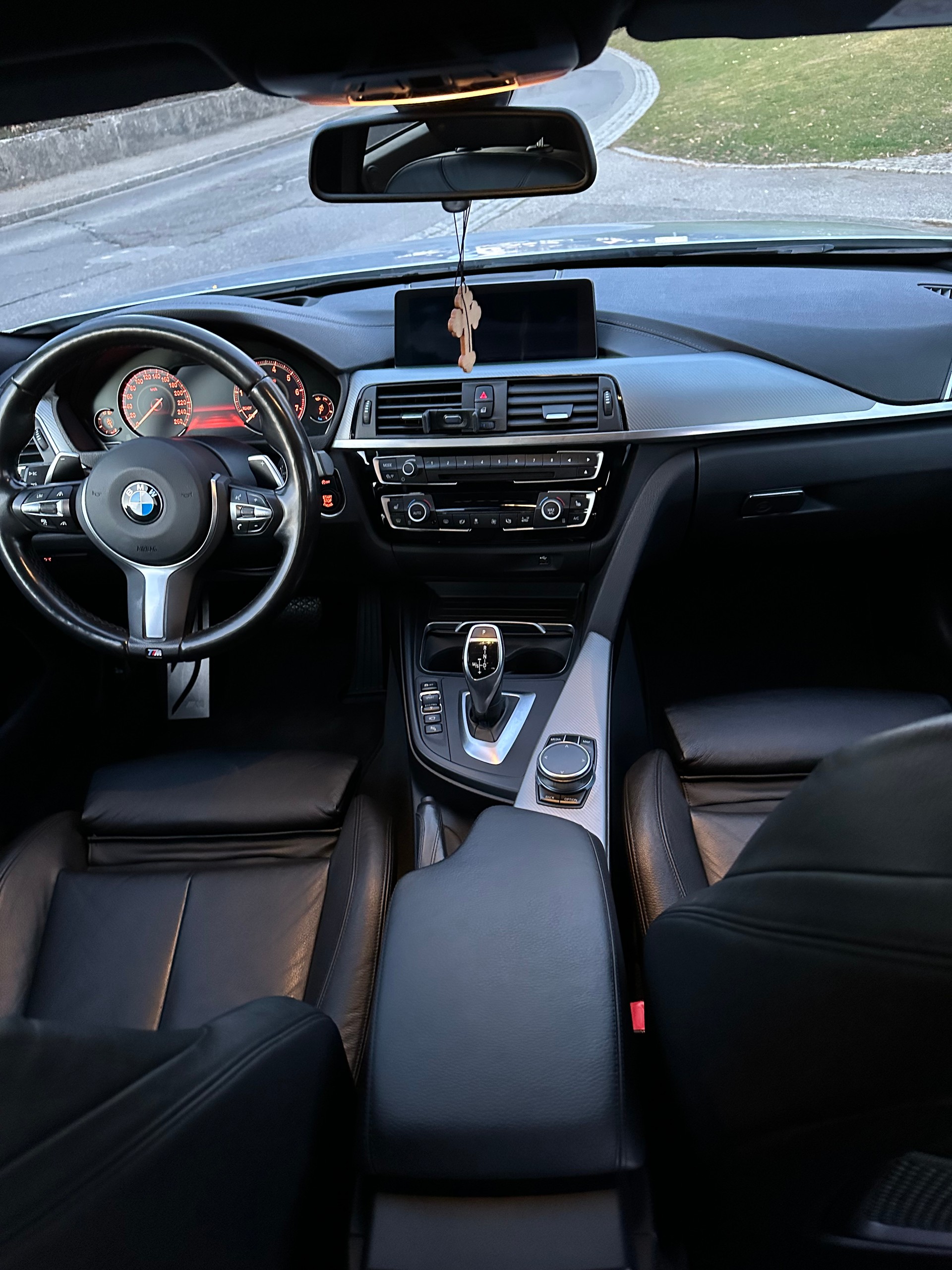 BMW 440i-image-2