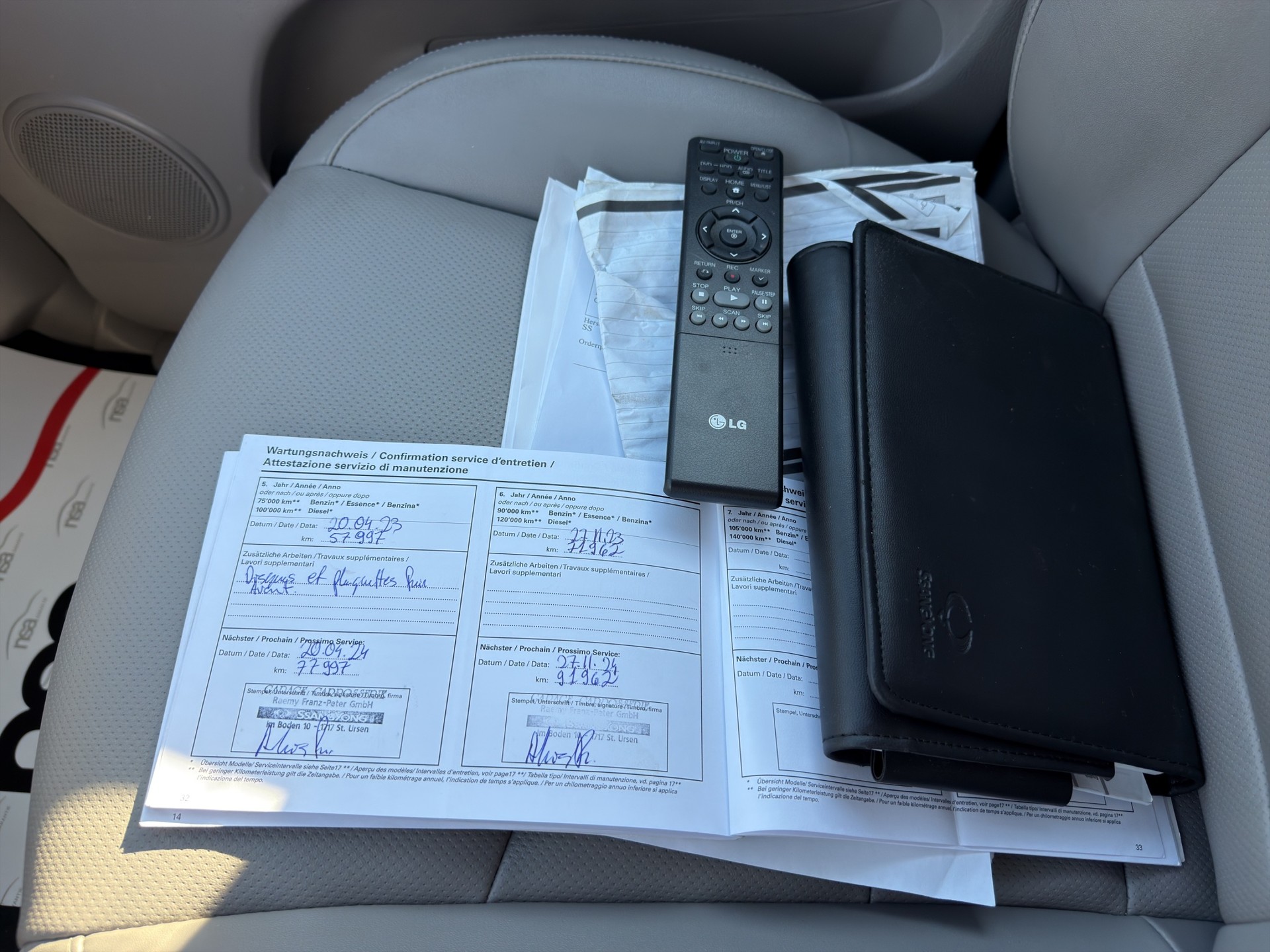 KGM-SsangYong Rodius SV220 e-XDi Crystal Plus Edition 2WD-image-14