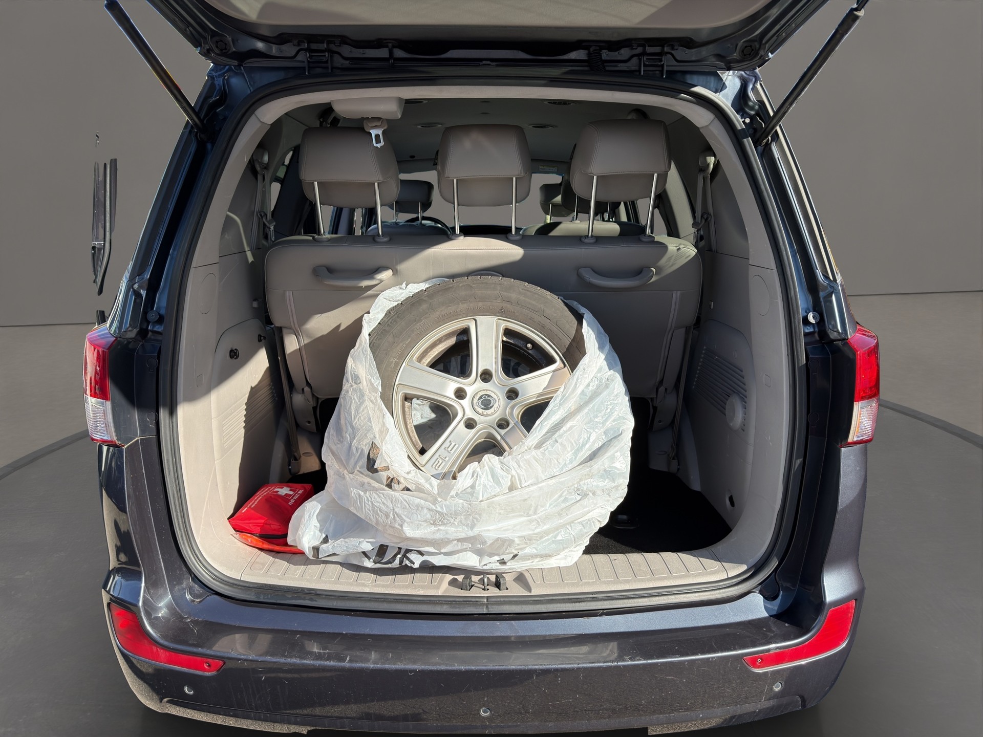 KGM-SsangYong Rodius SV220 e-XDi Crystal Plus Edition 2WD-image-16