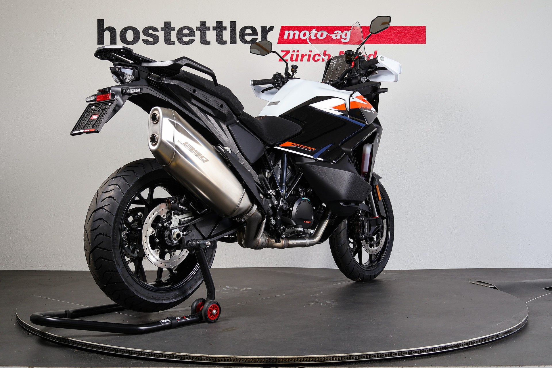 KTM 1390 Super Adventure S-showroom-element-2