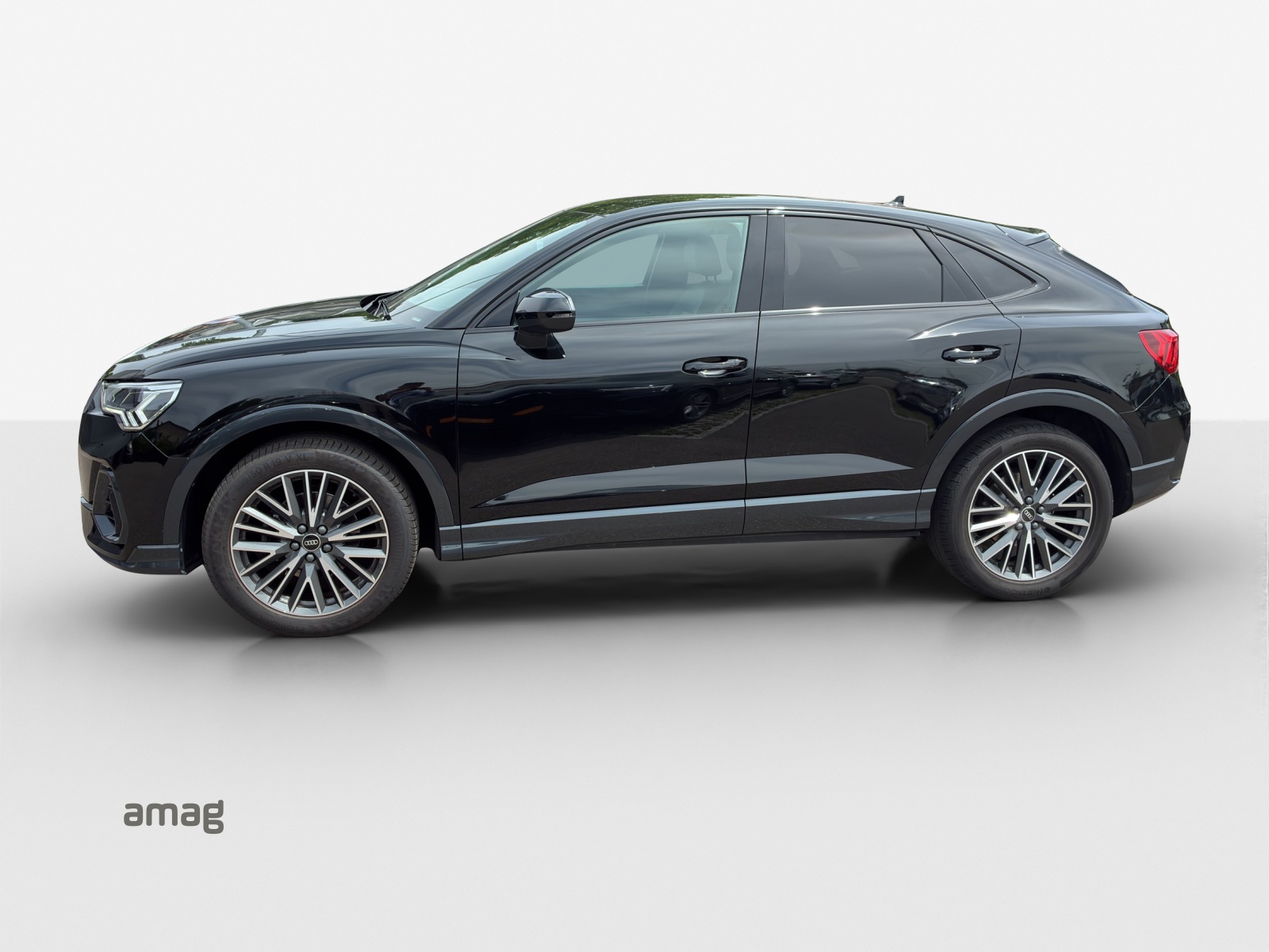 AUDI Q3 Sportback 35 TFSI Attraction S-tronic-image-1