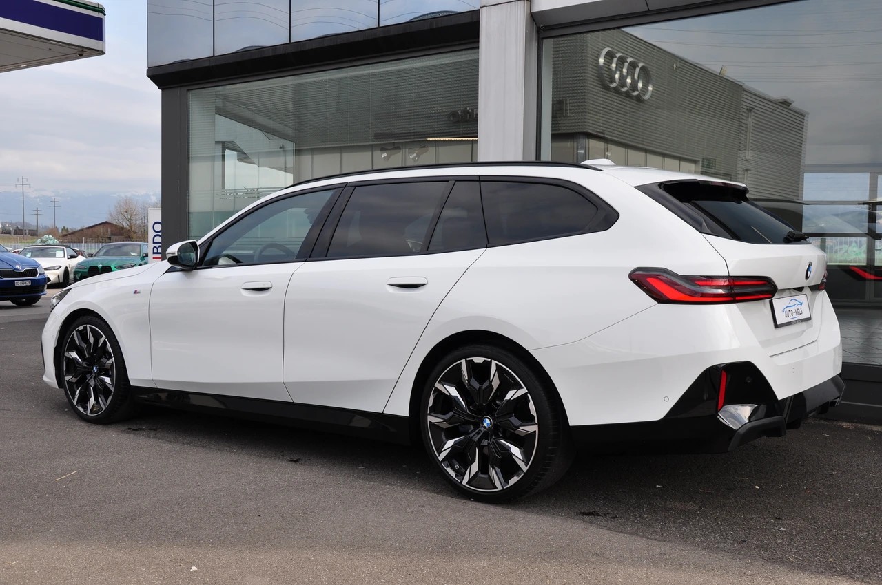 BMW 520d xDrive 48V Touring M Sport Pro Steptronic-image-6