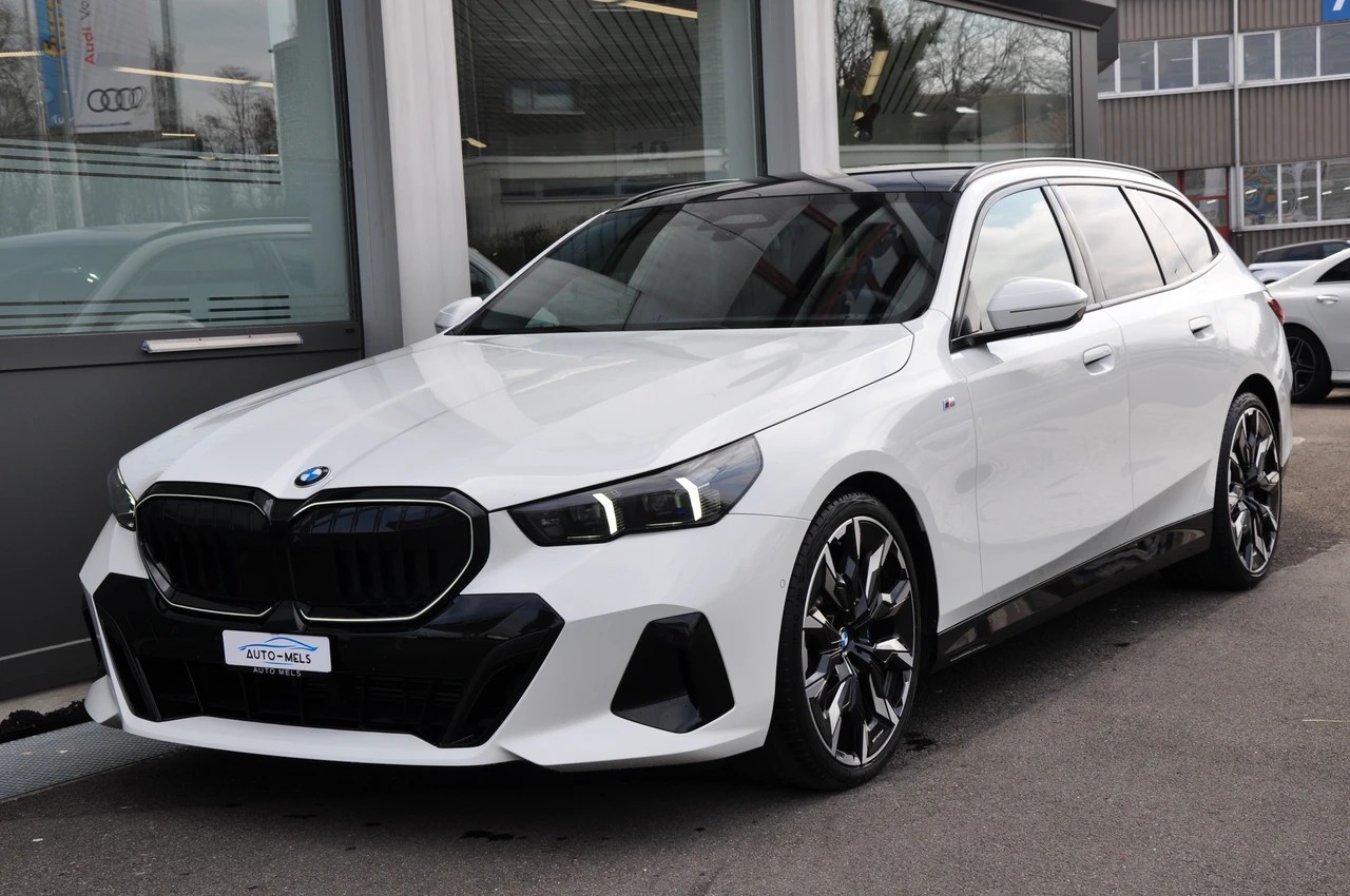 BMW 520d xDrive 48V Touring M Sport Pro Steptronic-showroom-element-2