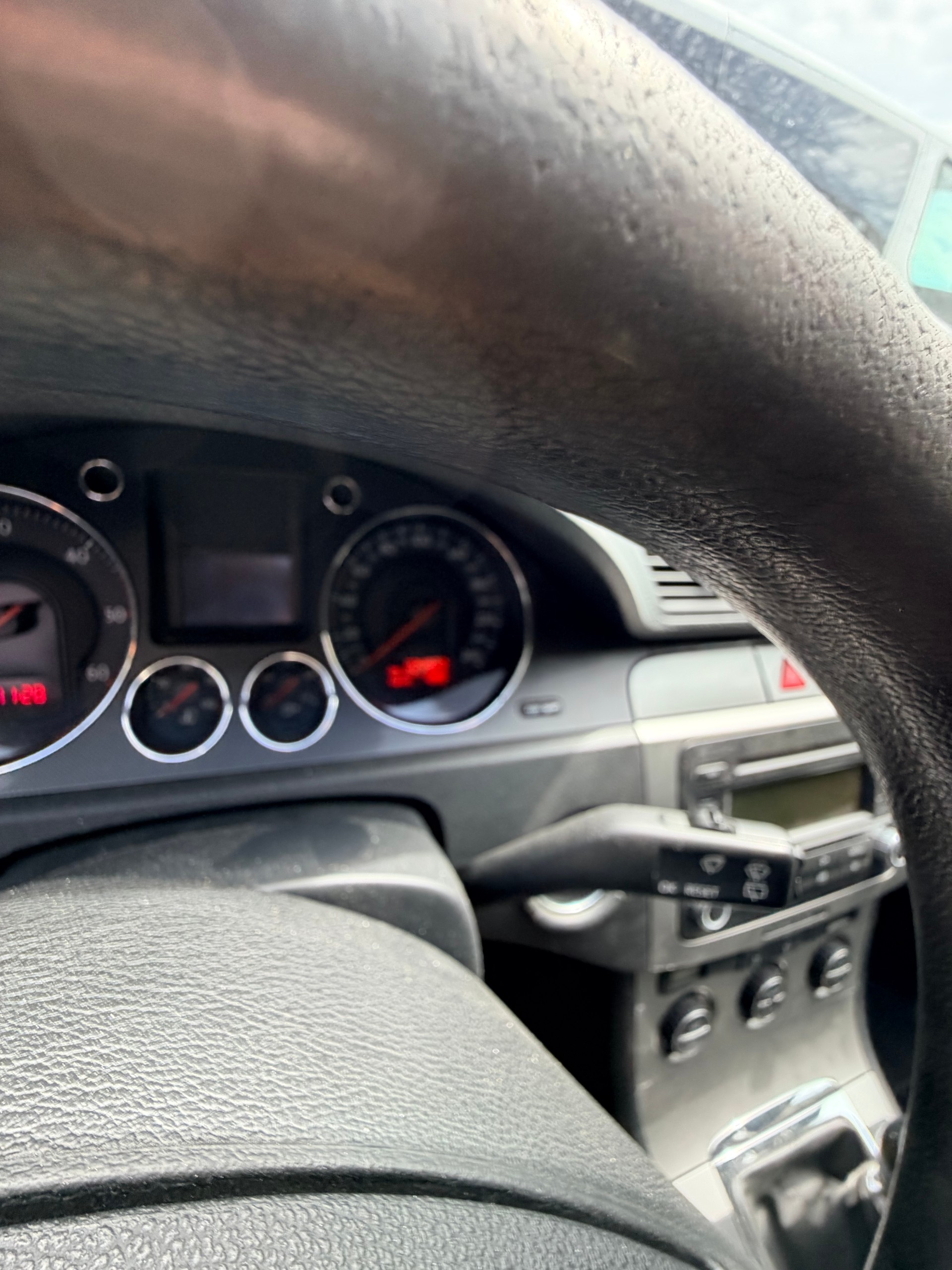 VW Passat Variant 2.0 TDI Comfortline 4Motion-image-4